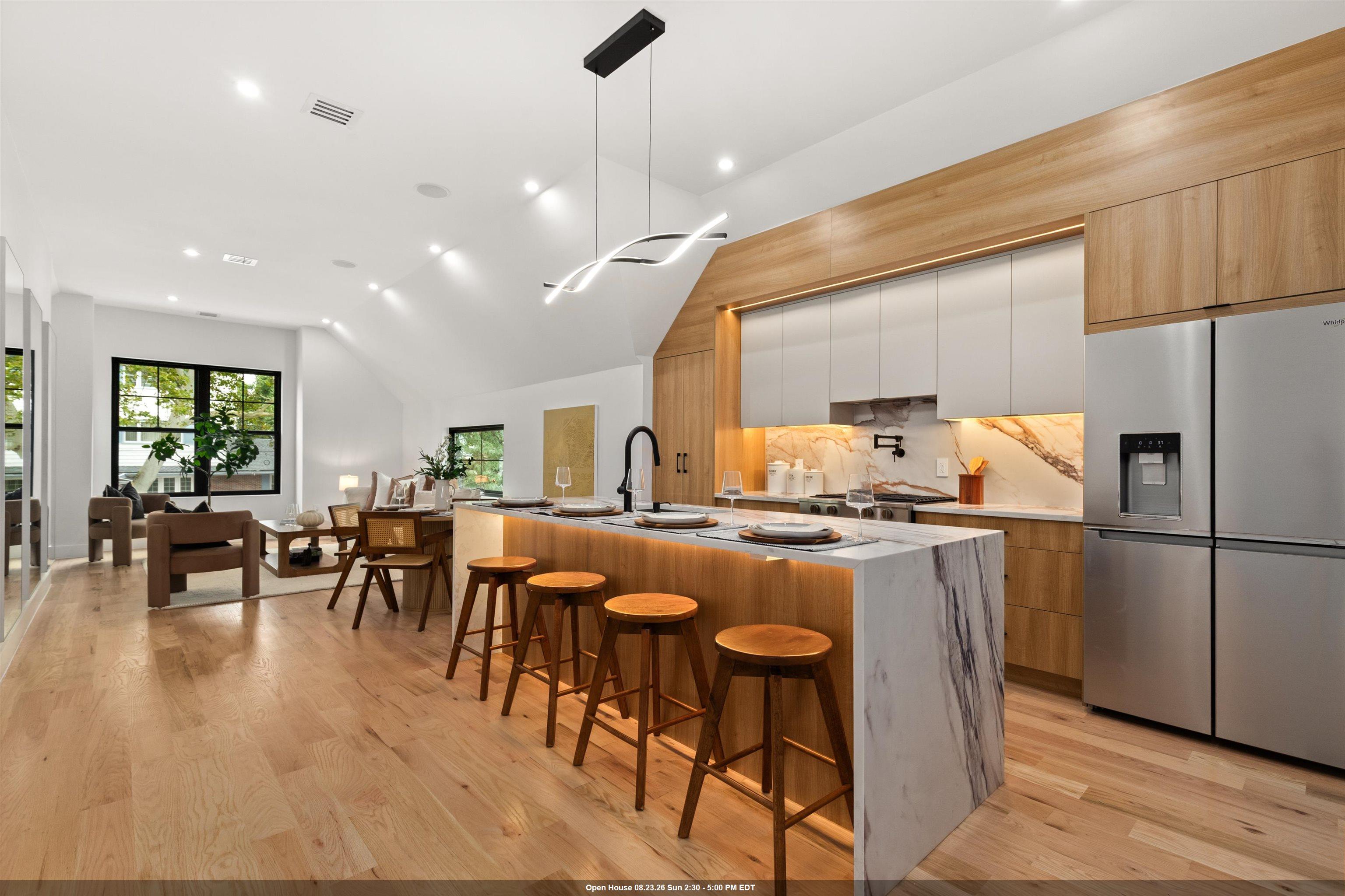 85 SHERMAN PL Unit: Residence 2