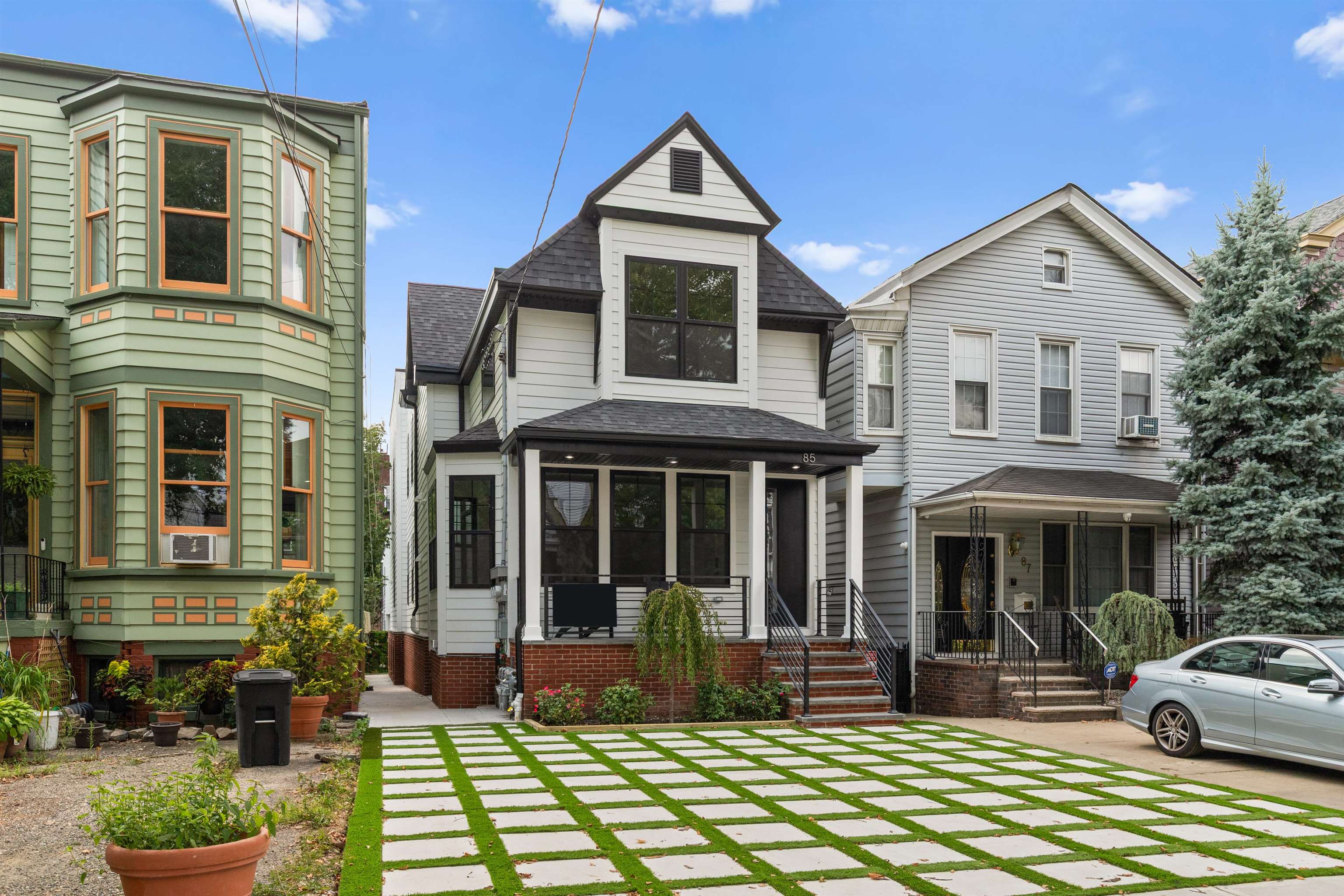 85 SHERMAN PL Unit: Residence 2
