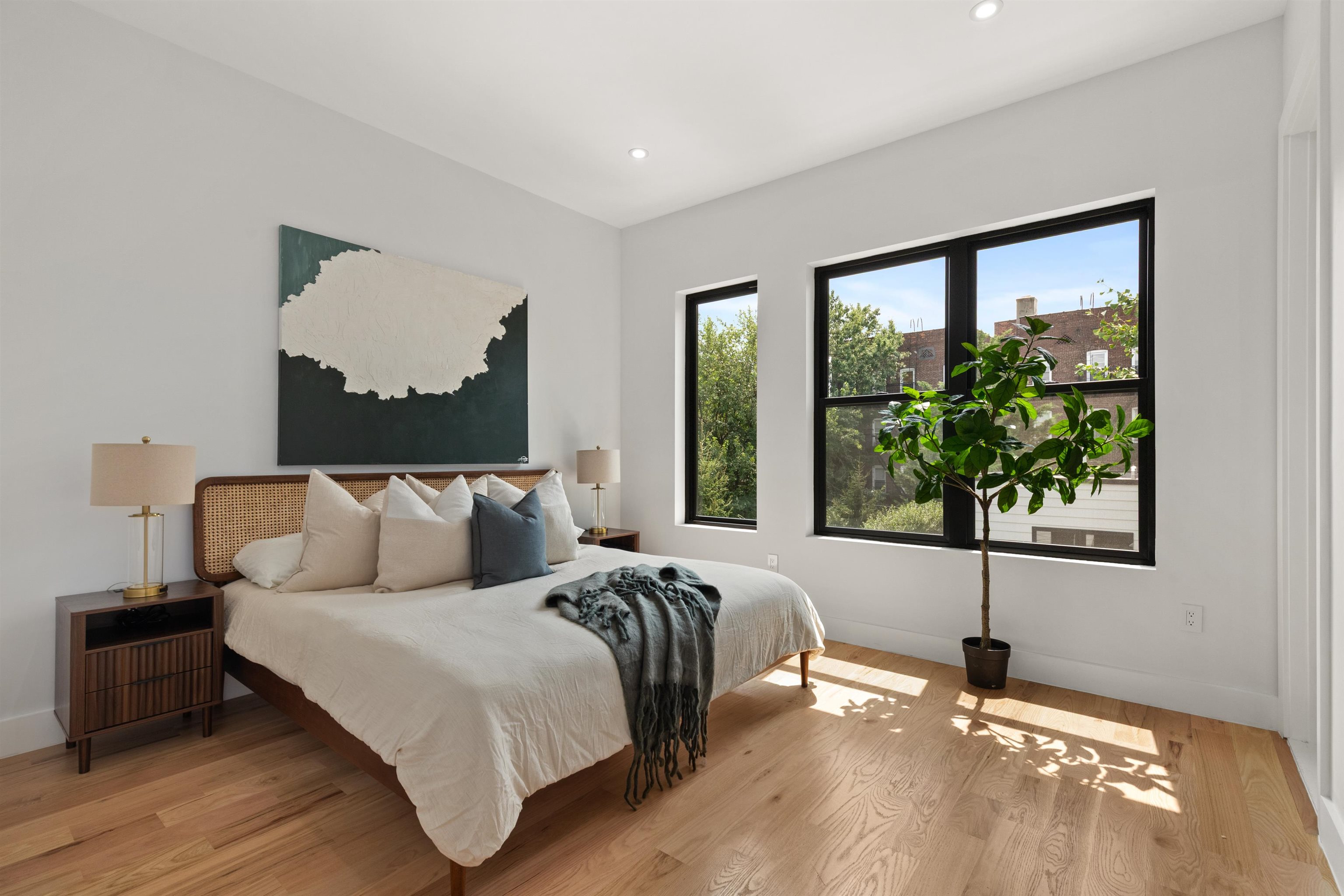 85 SHERMAN PL Unit: Residence 2