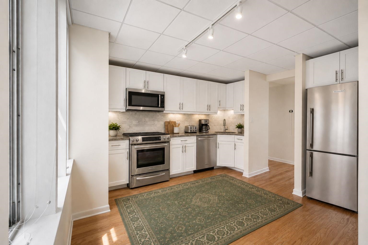 227 CHRISTOPHER COLUMBUS DR Unit: 422b