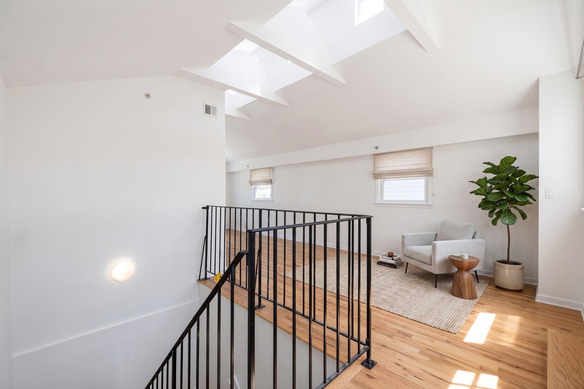 227 CHRISTOPHER COLUMBUS DR Unit: 422b