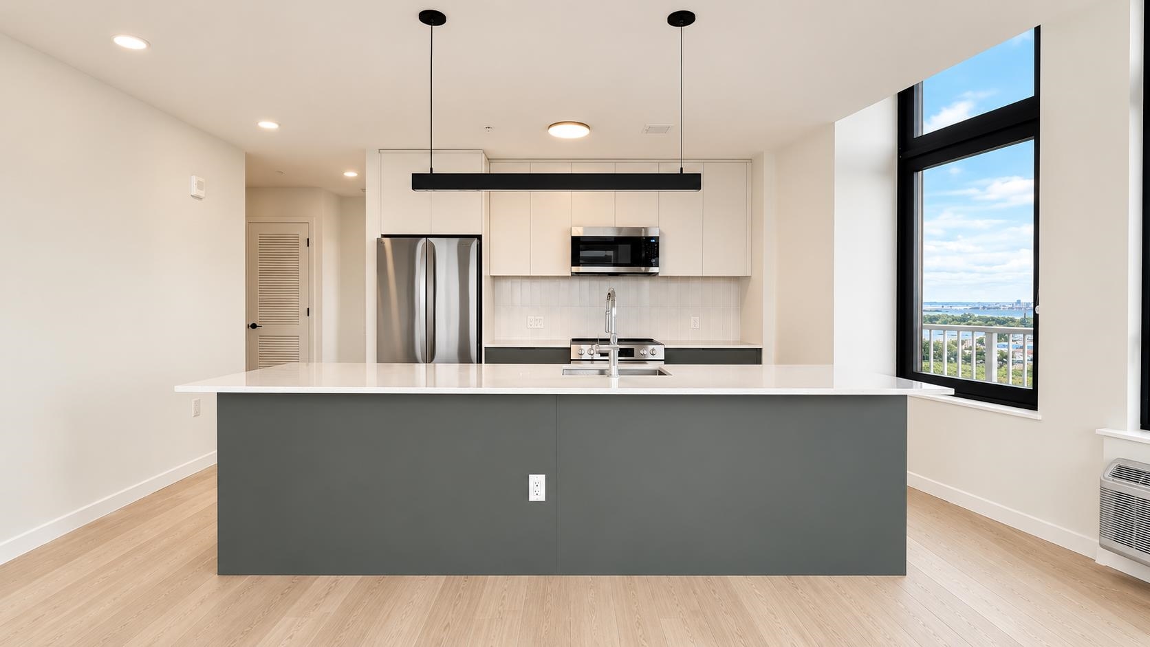 189 PHILLIP ST Unit: E1214