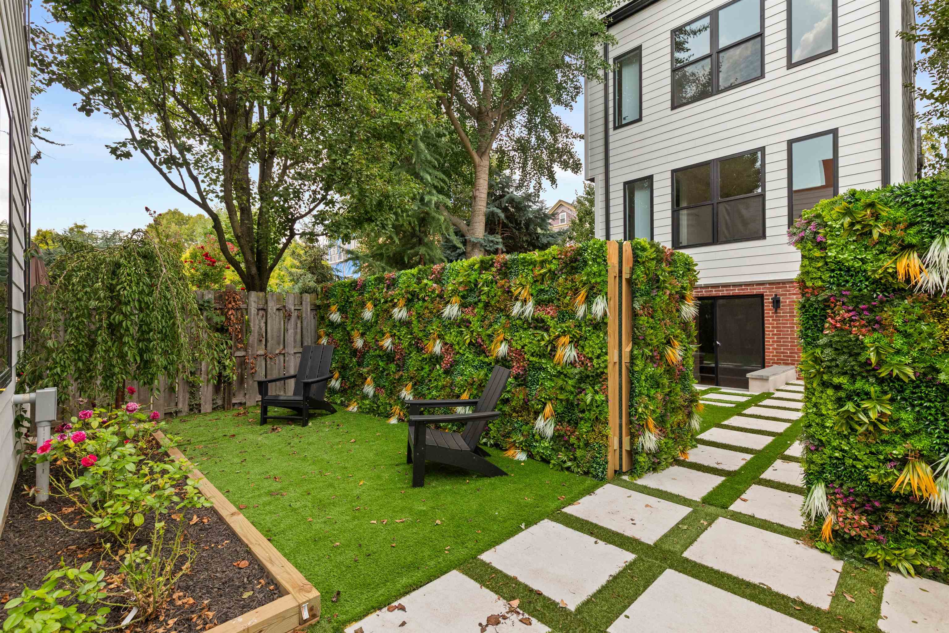 85 SHERMAN PL