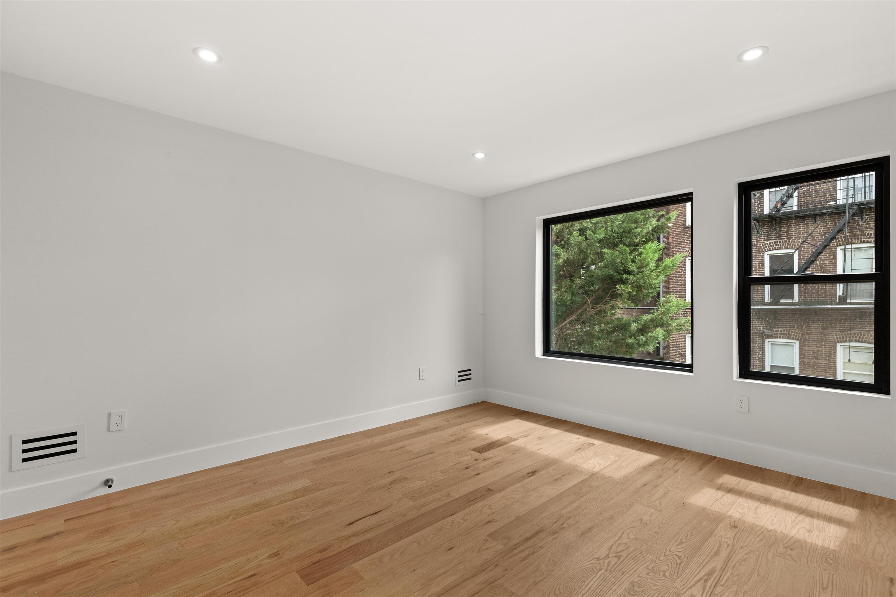 85 SHERMAN PL