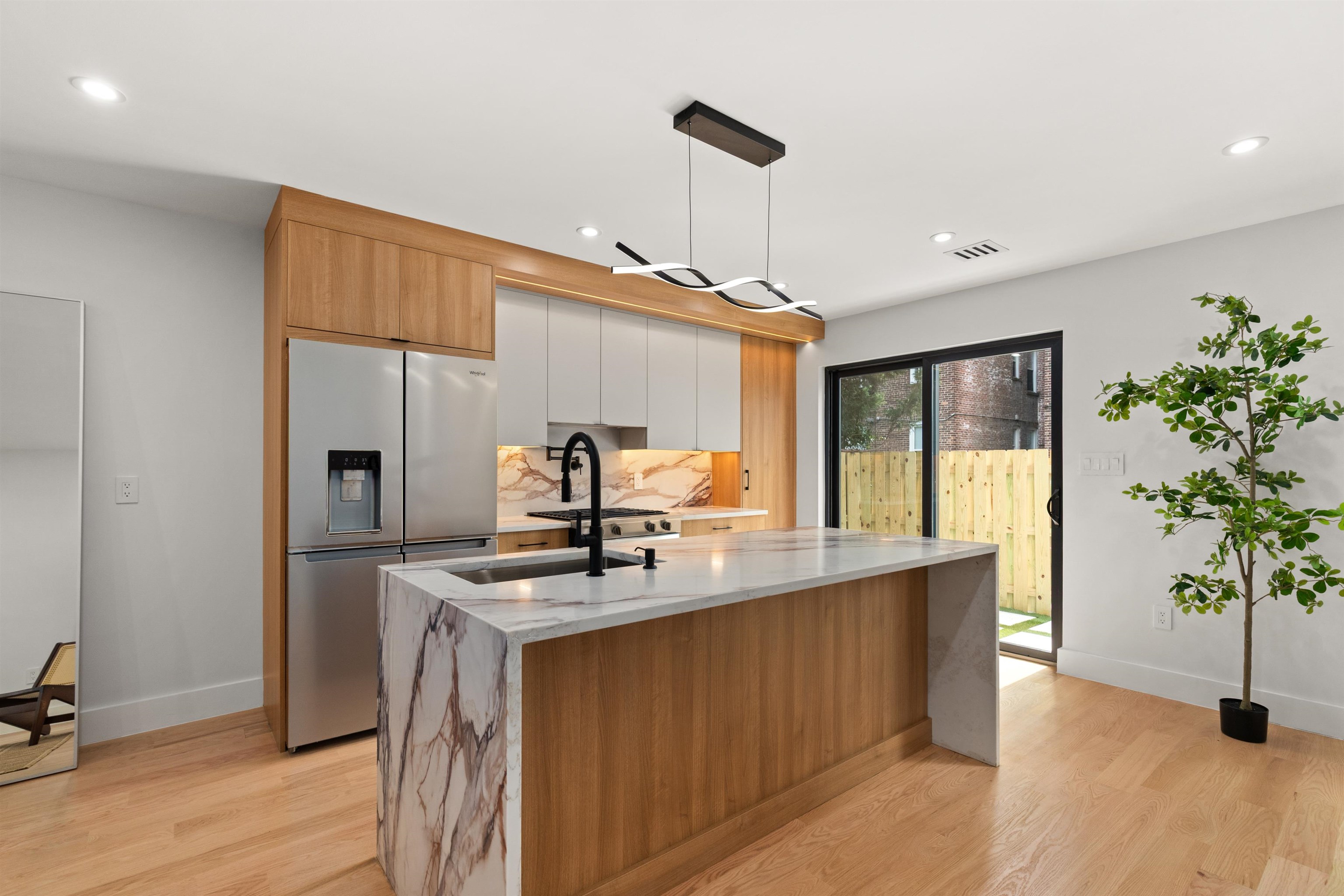 85 SHERMAN PL Unit: Package Deal