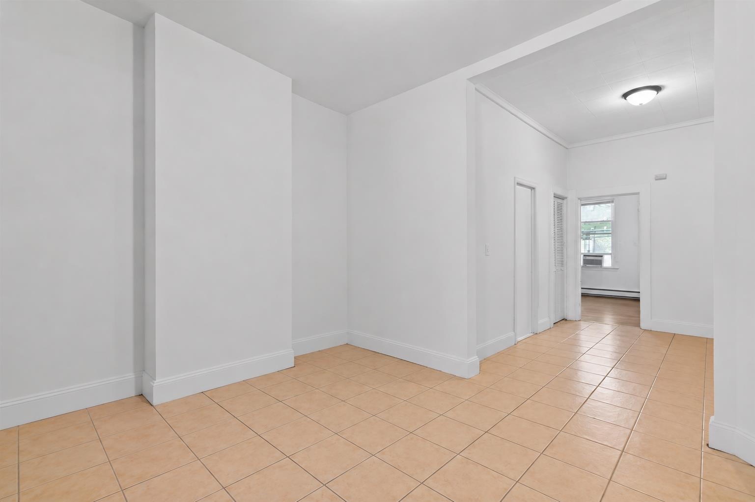 86 GRIFFITH ST Unit: 2