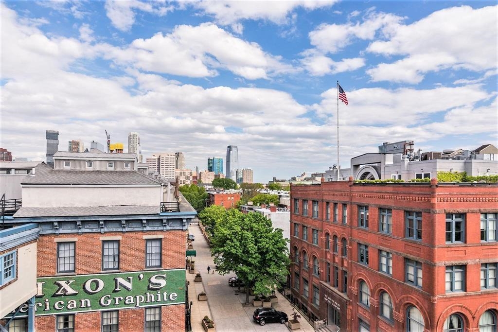 158 WAYNE ST Unit: 325A