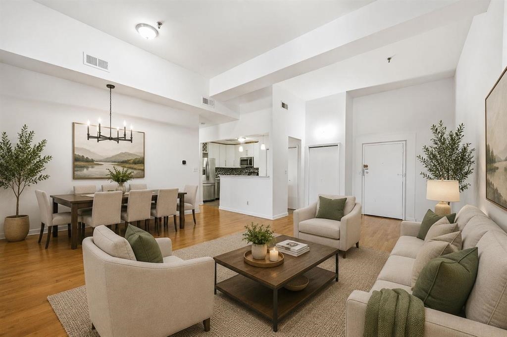158 WAYNE ST Unit: 325A