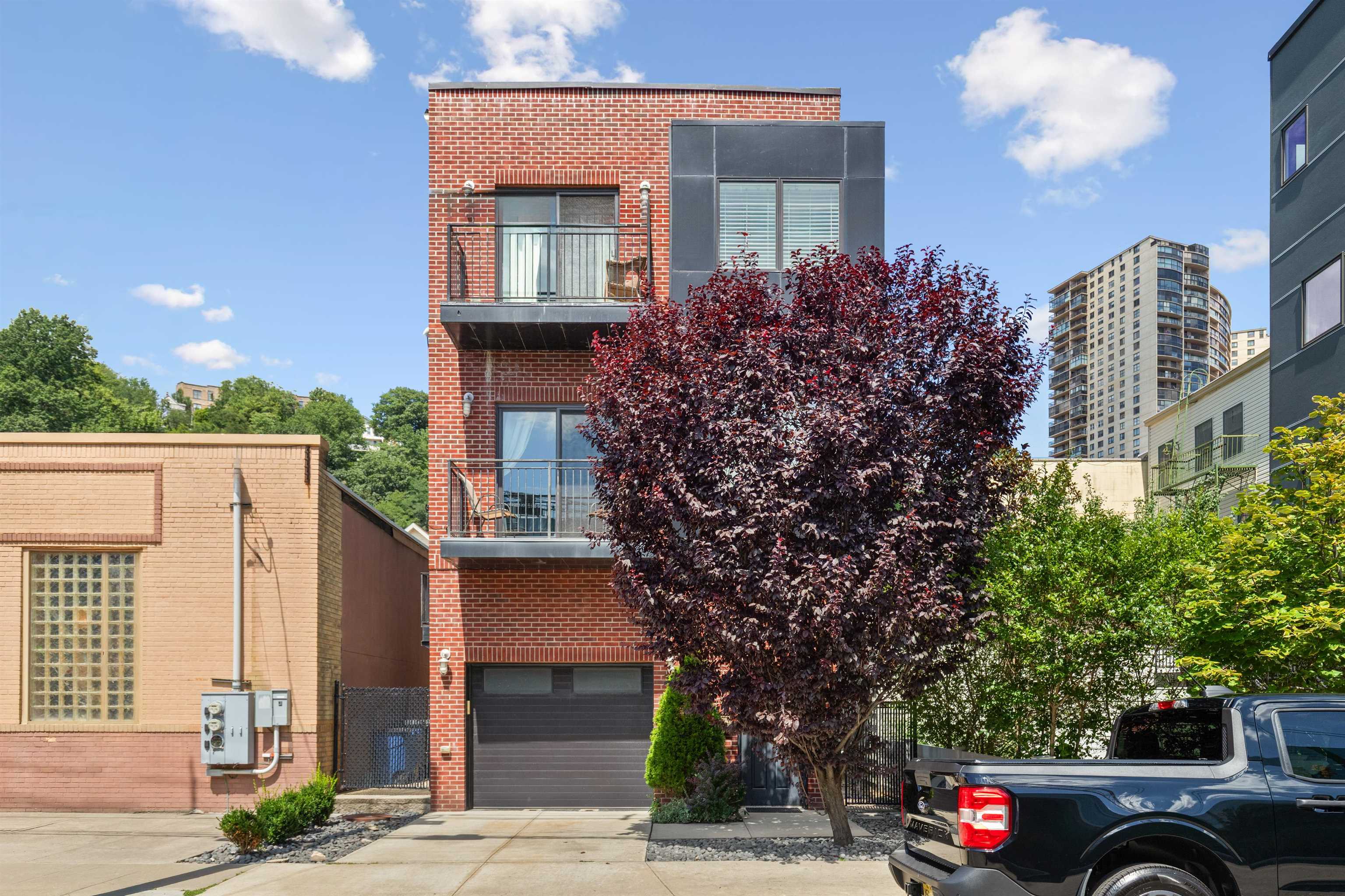 48 WEST 18TH ST