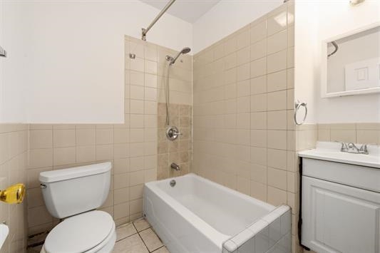 342 AVENUE E Unit: 2