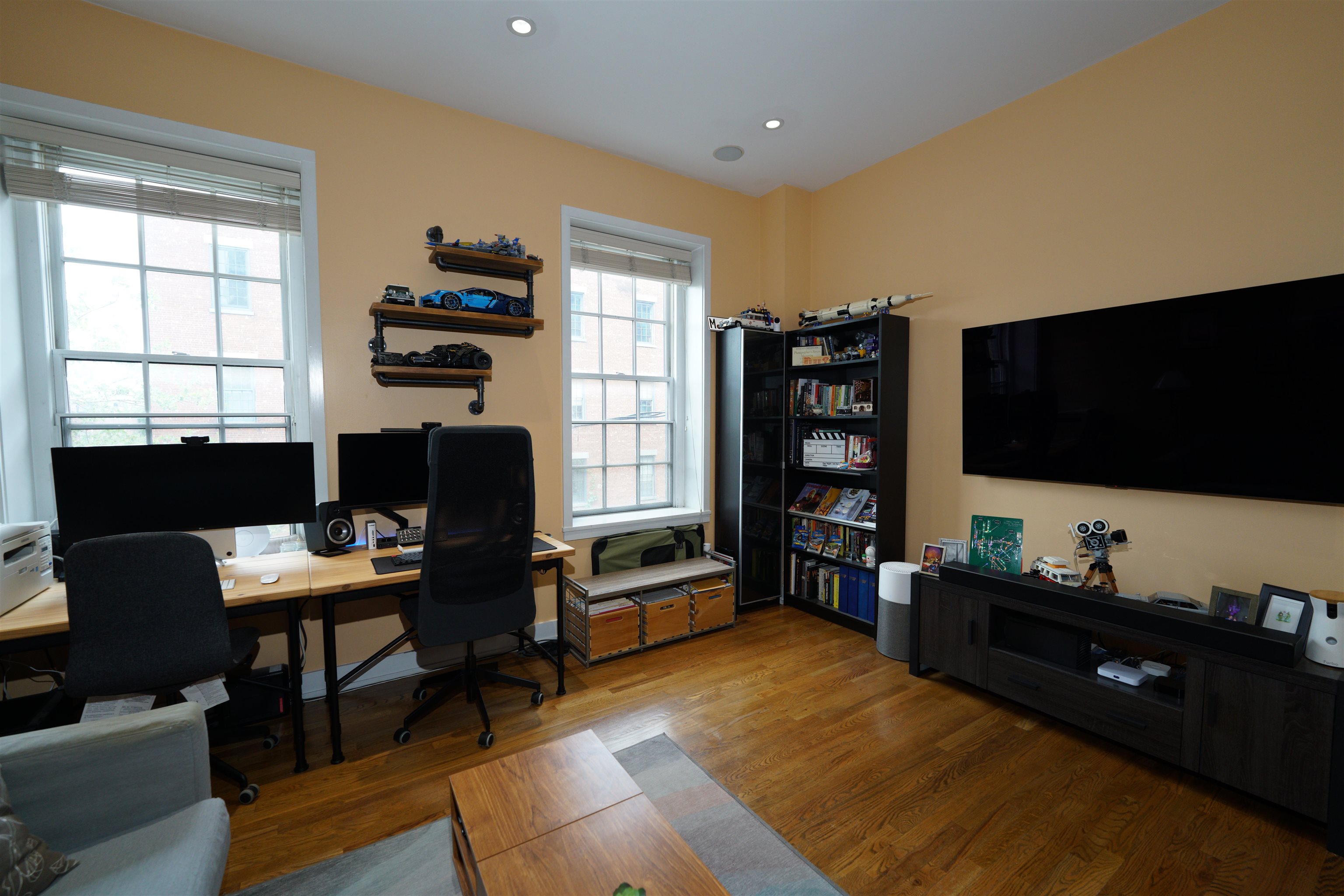 187 WAYNE ST Unit: 212