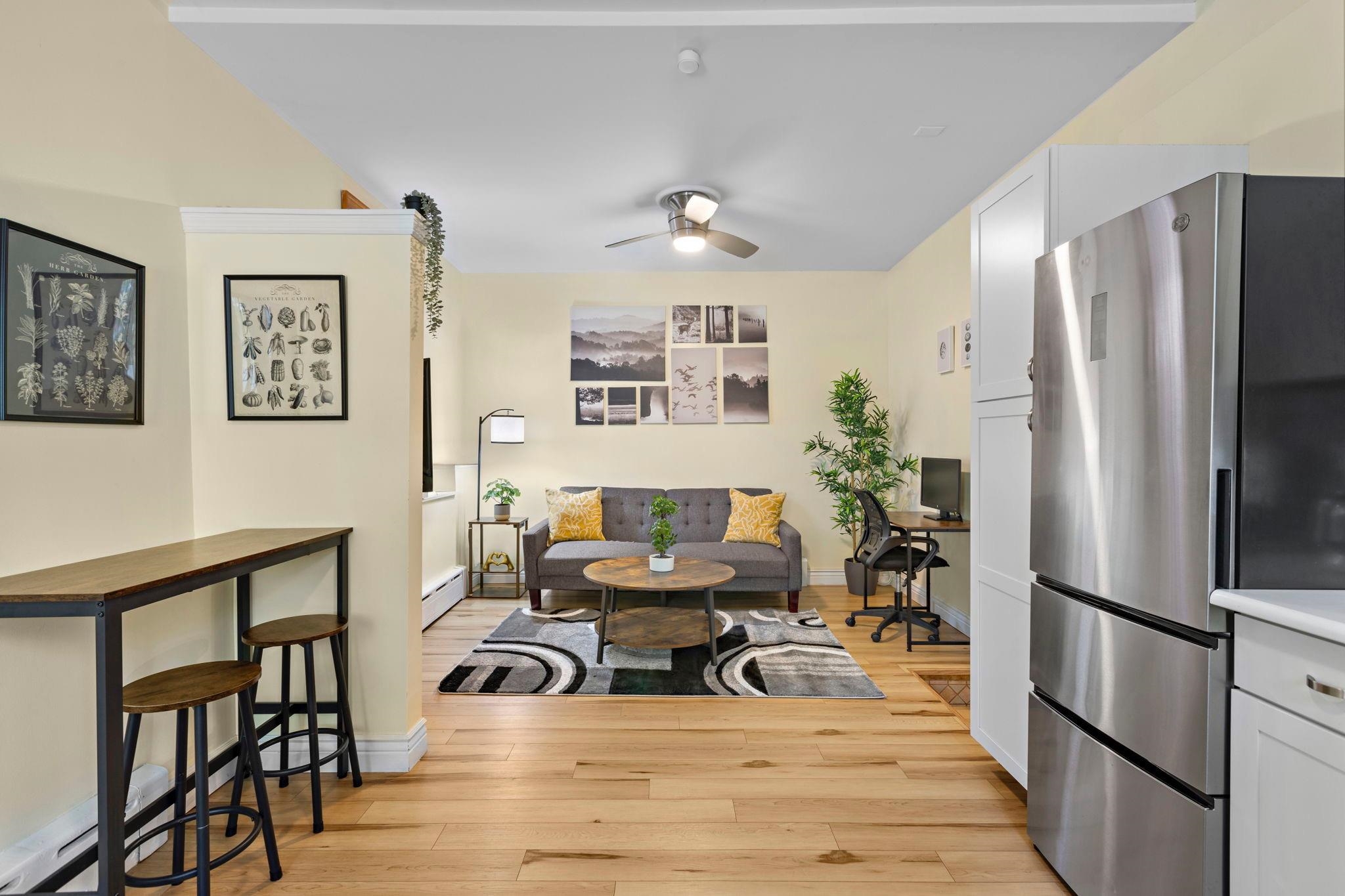 137 WEST 15TH ST Unit: G