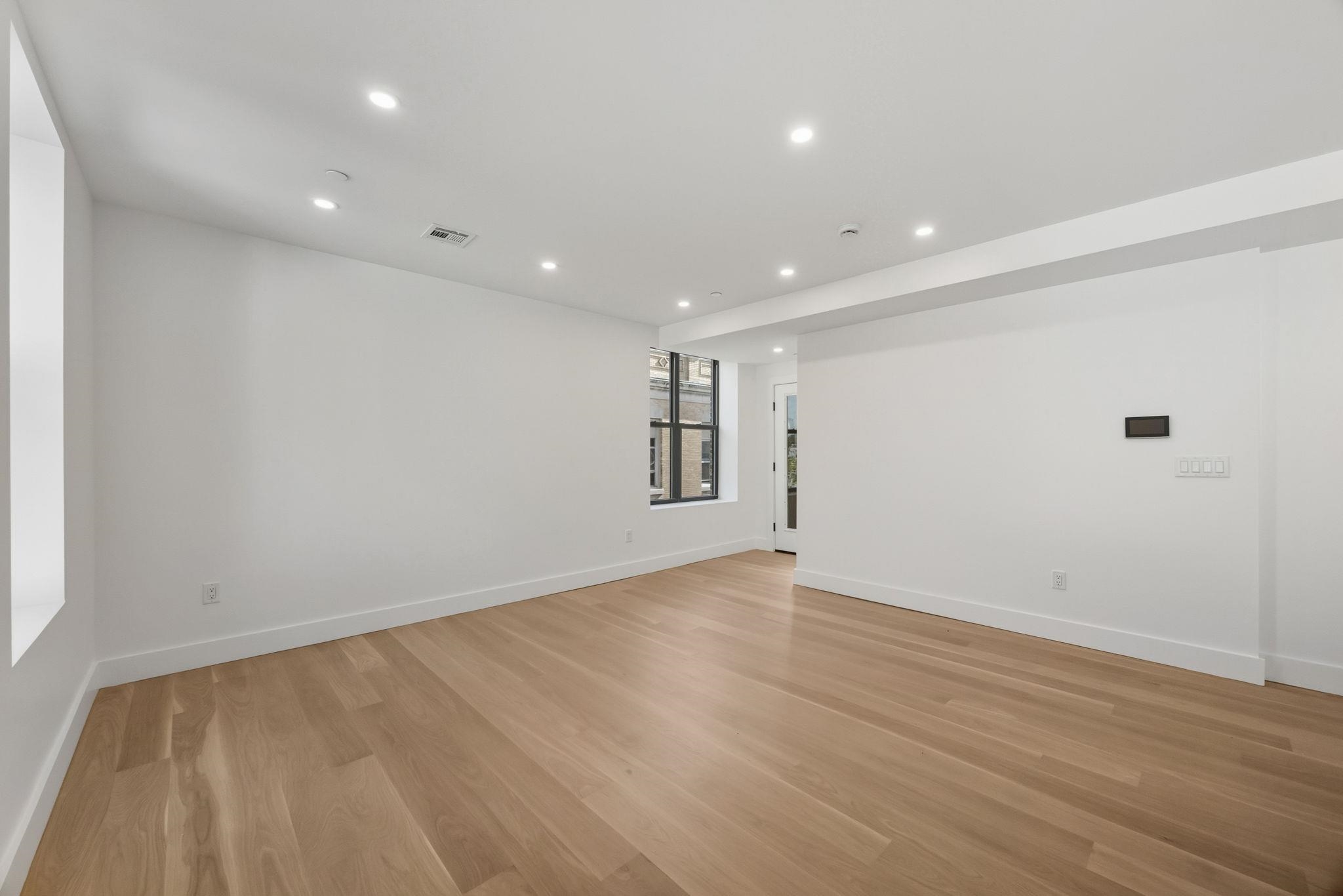 166 HANCOCK AVE Unit: 201