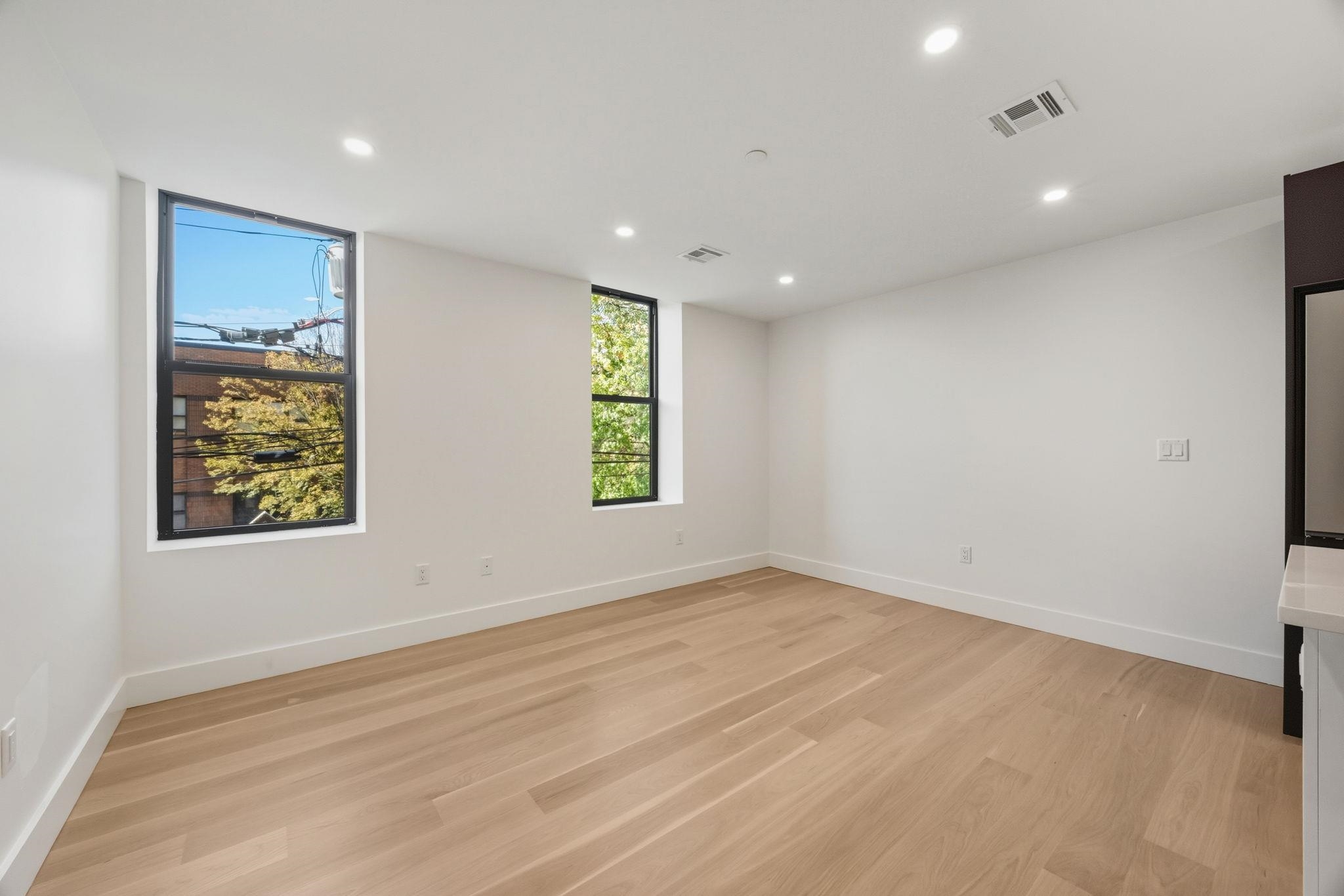 166 HANCOCK AVE Unit: 202