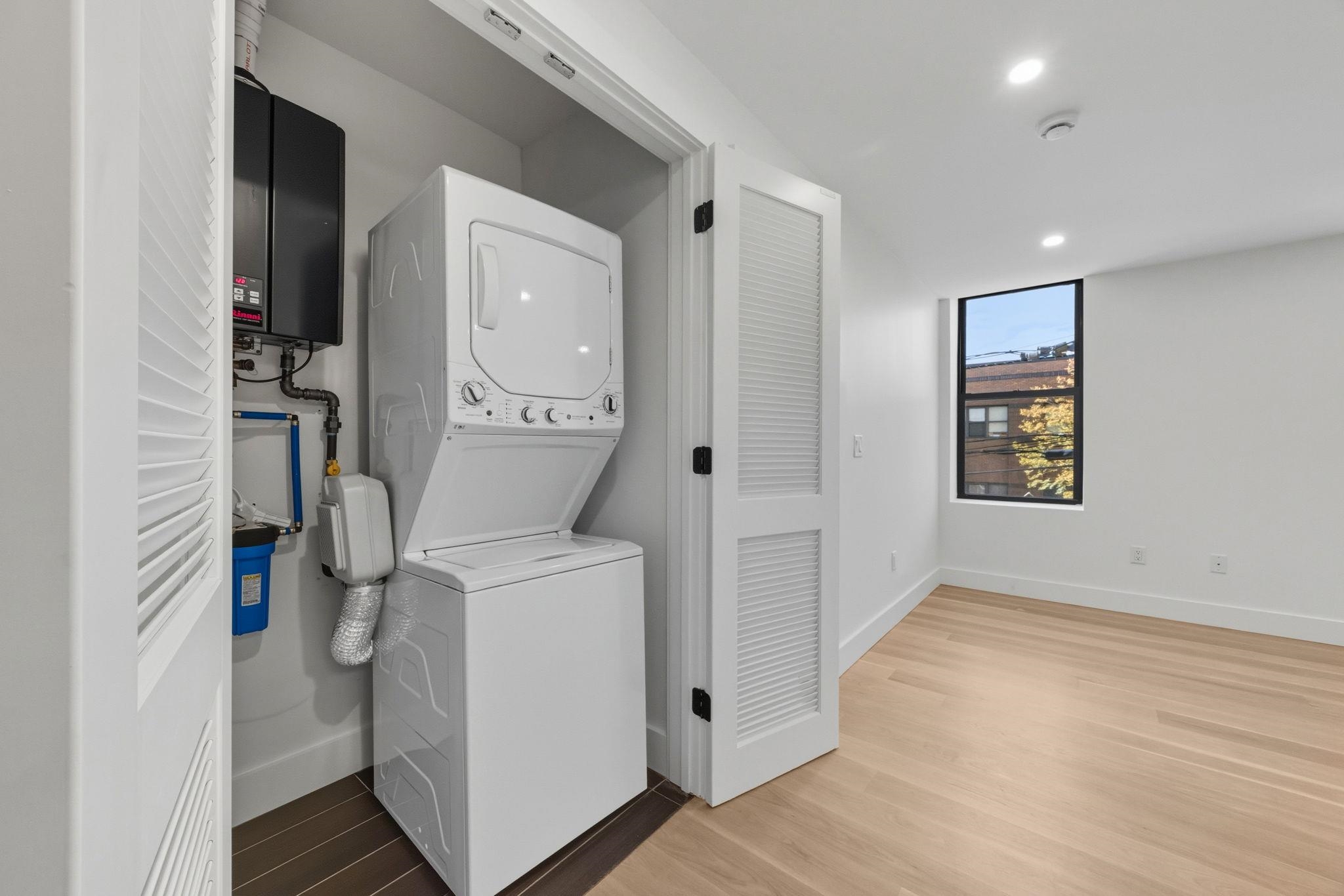 166 HANCOCK AVE Unit: 202
