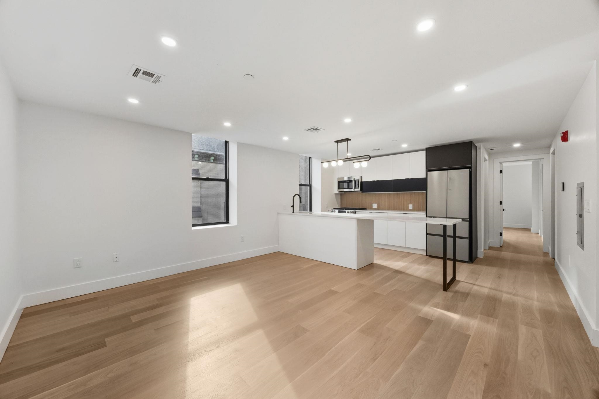 166 HANCOCK AVE Unit: 203