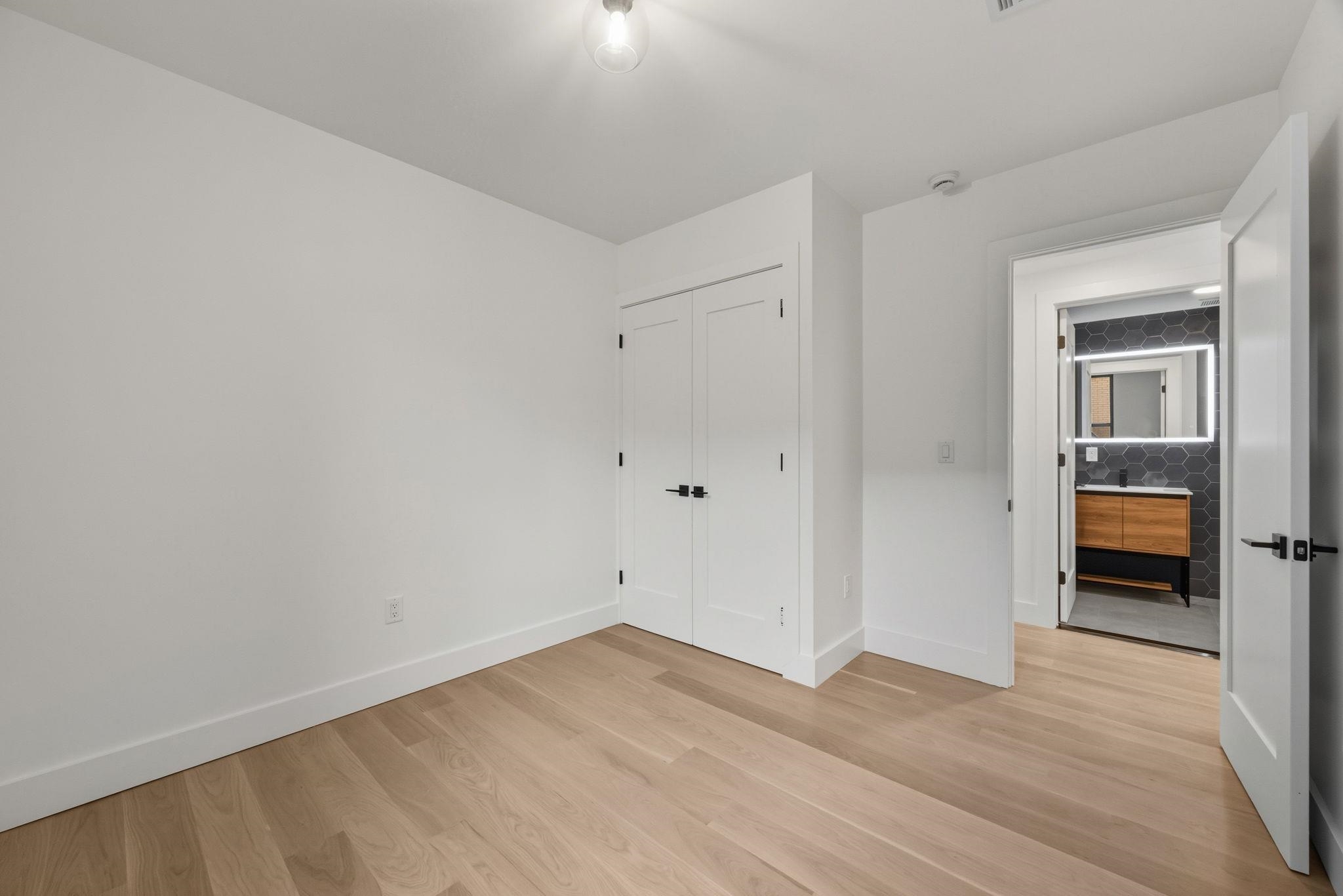 166 HANCOCK AVE Unit: 203