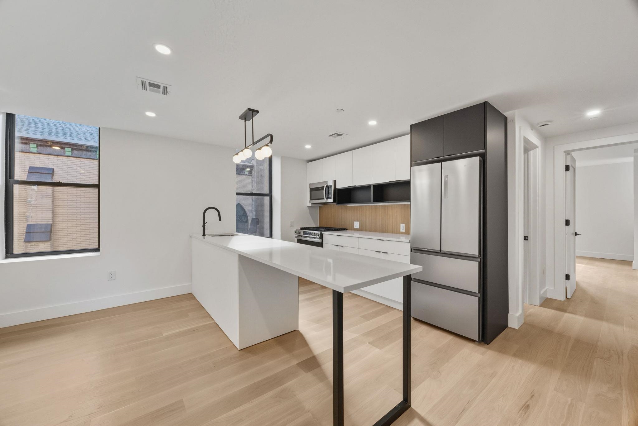 166 HANCOCK AVE Unit: 203