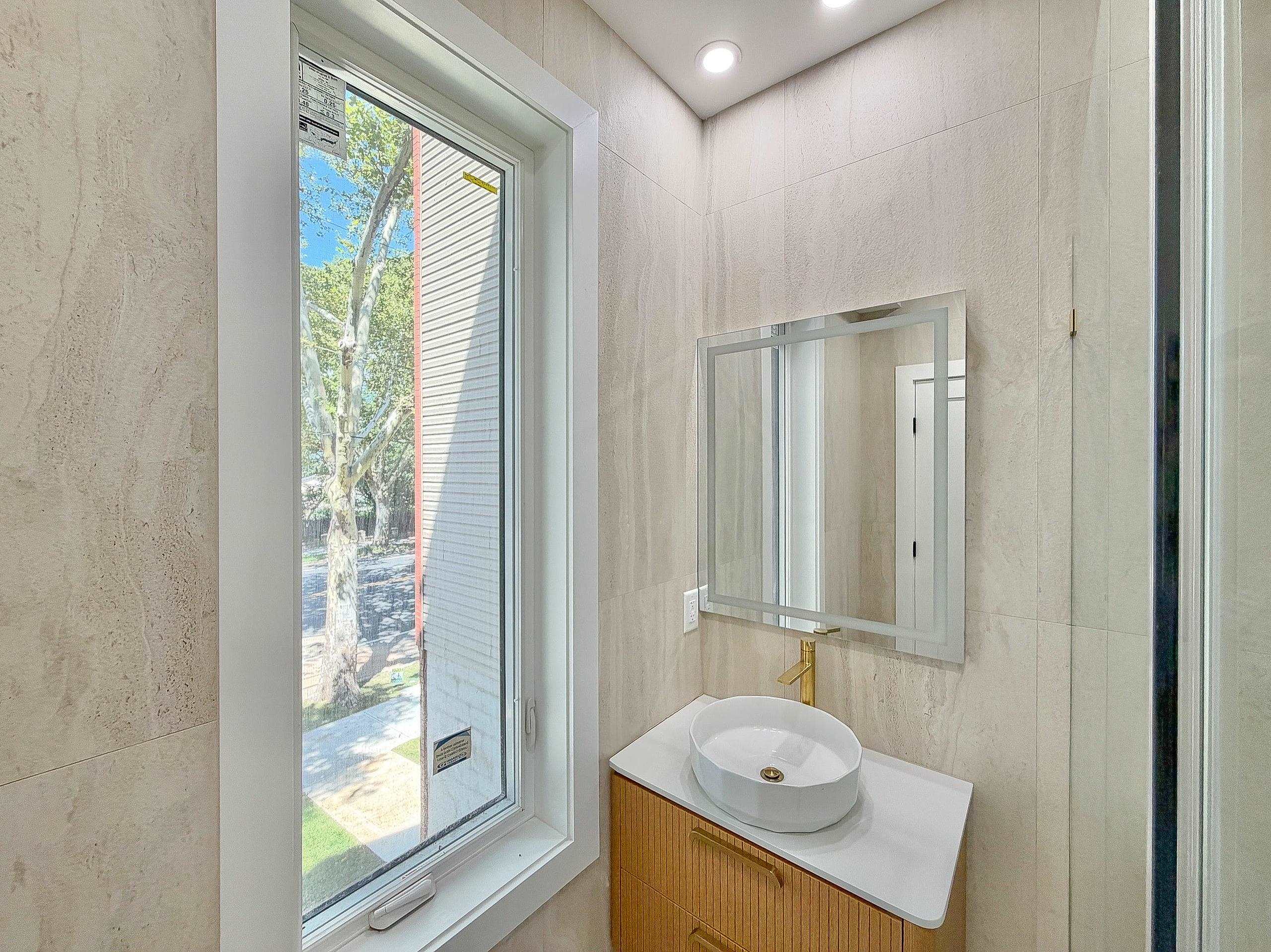 1902 JOHN F KENNEDY BLVD Unit: 4