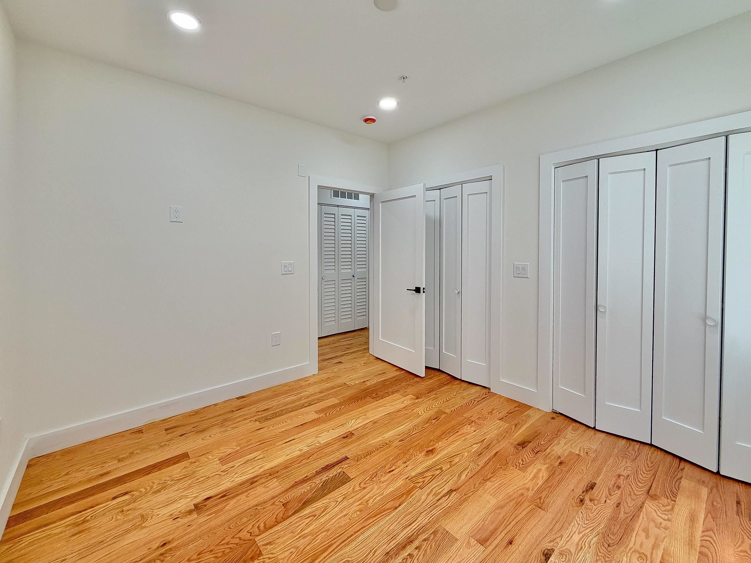 1902 JOHN F KENNEDY BLVD Unit: 4