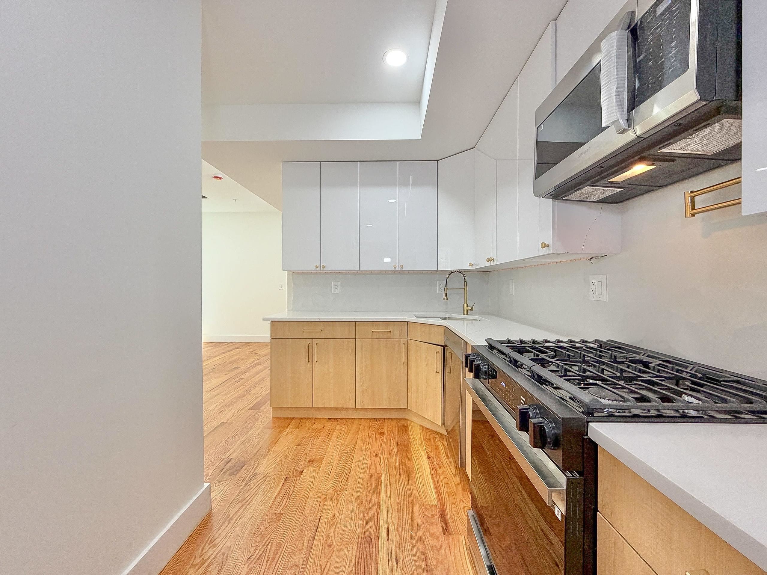 1902 JOHN F KENNEDY BLVD Unit: 4