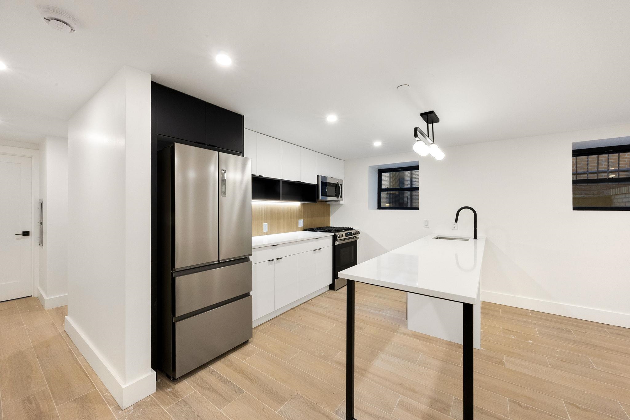 166 HANCOCK AVE Unit: G01