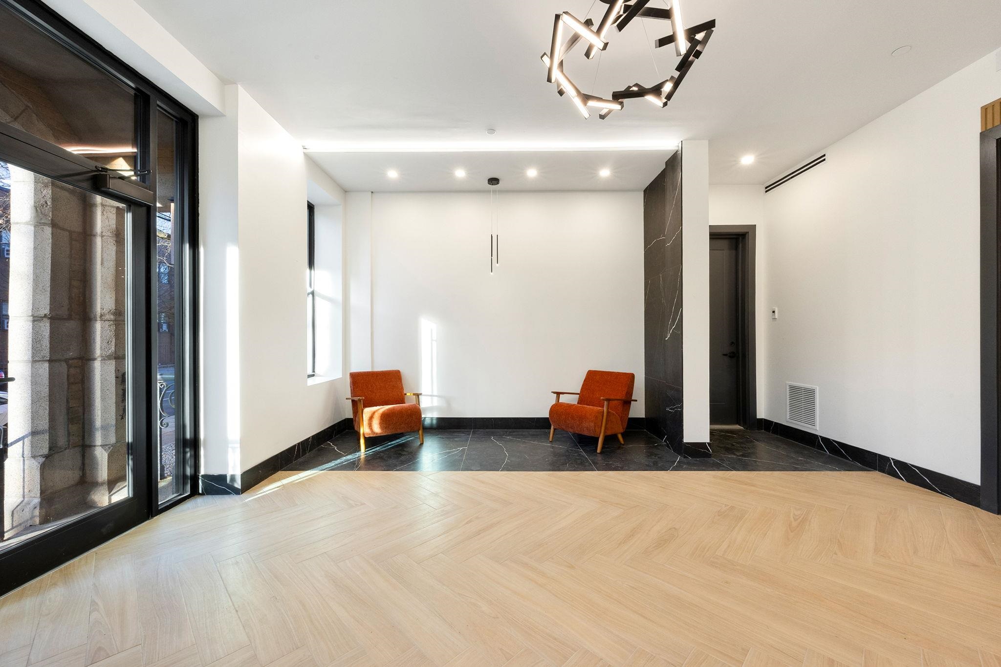 166 HANCOCK AVE Unit: G02