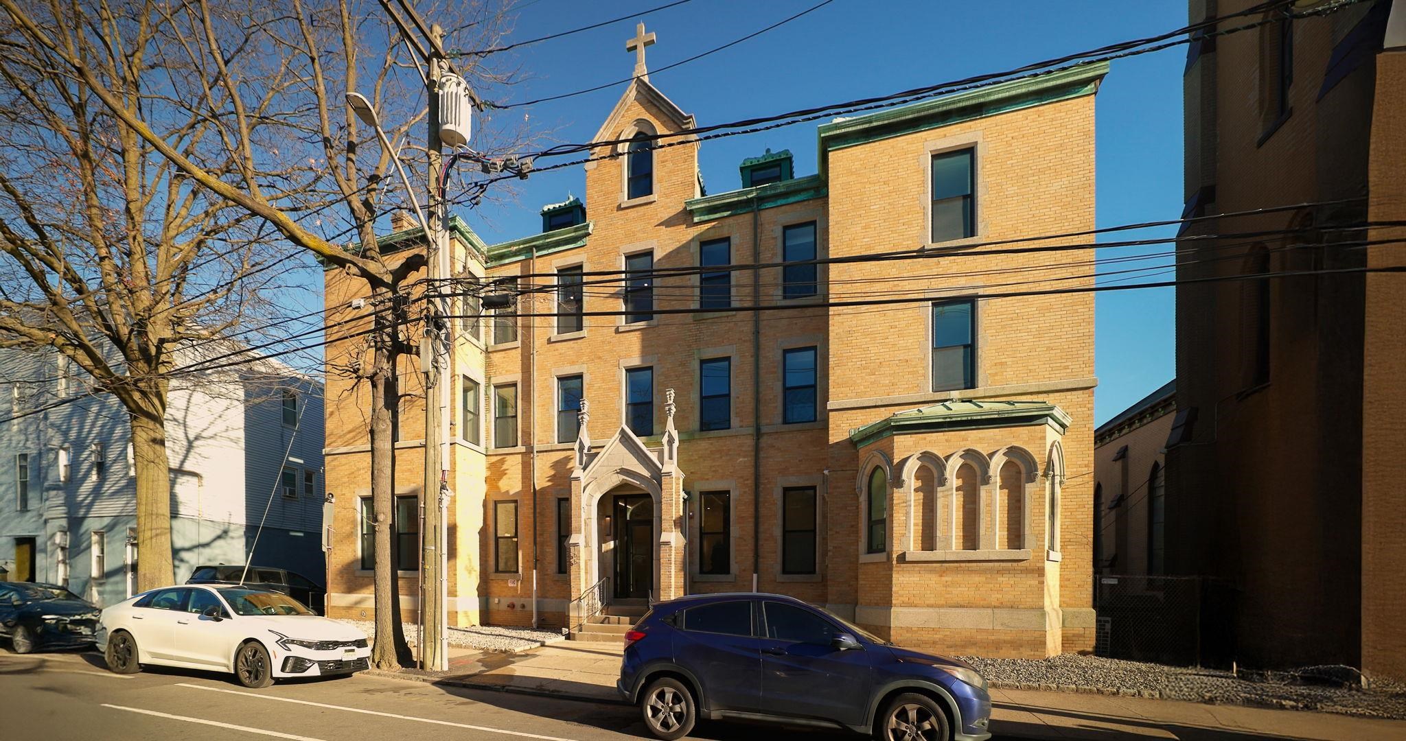 166 HANCOCK AVE Unit: G02