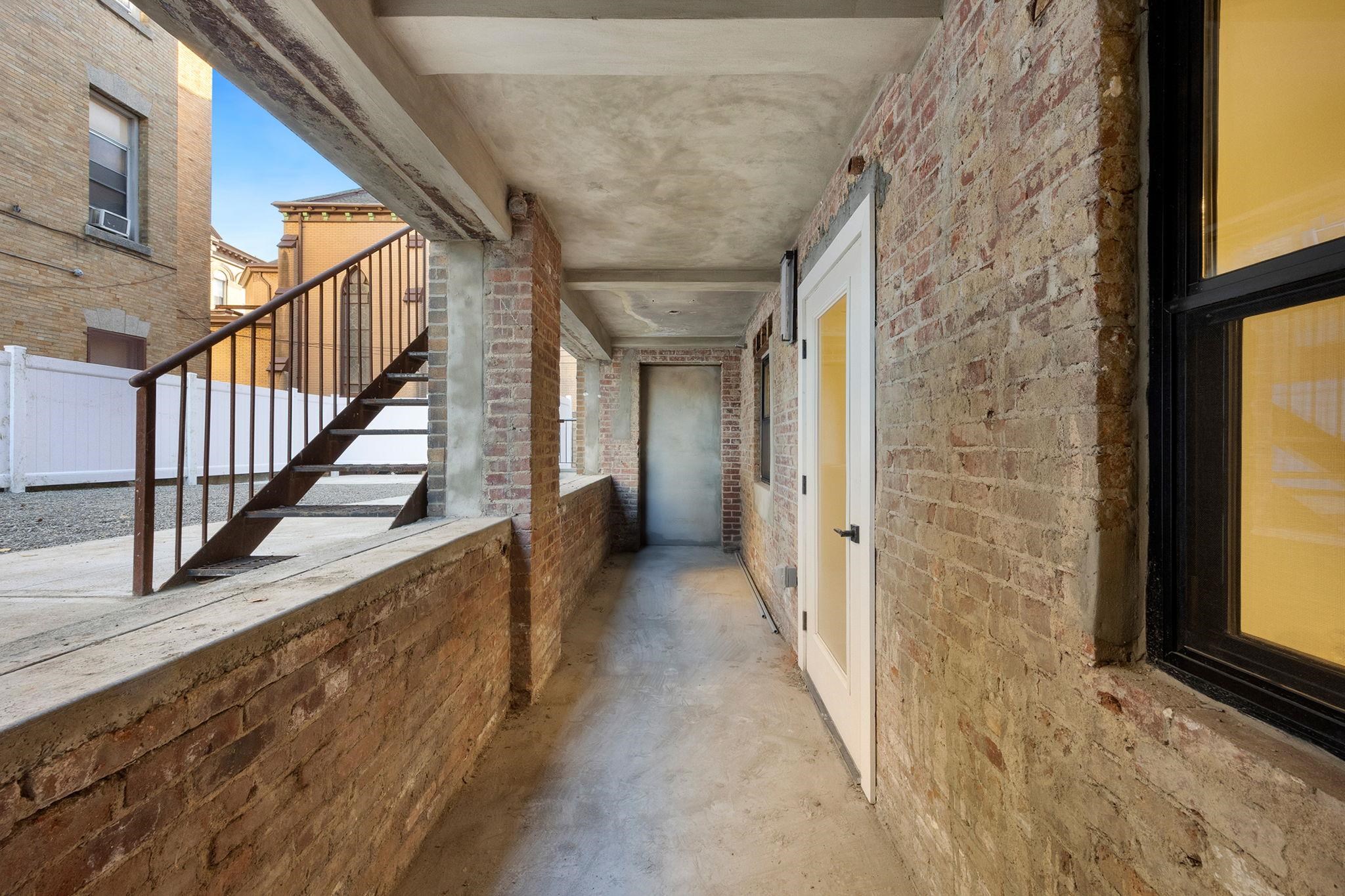 166 HANCOCK AVE Unit: G02