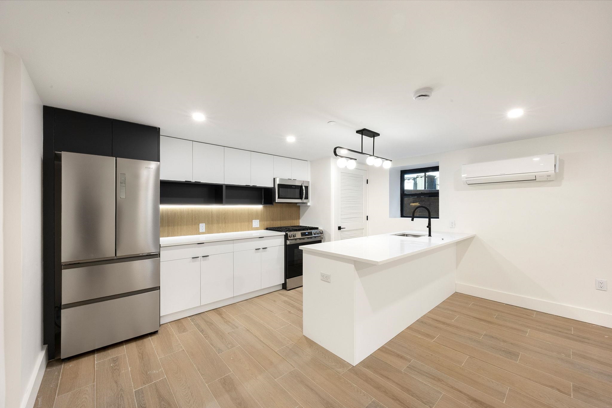 166 HANCOCK AVE Unit: G03