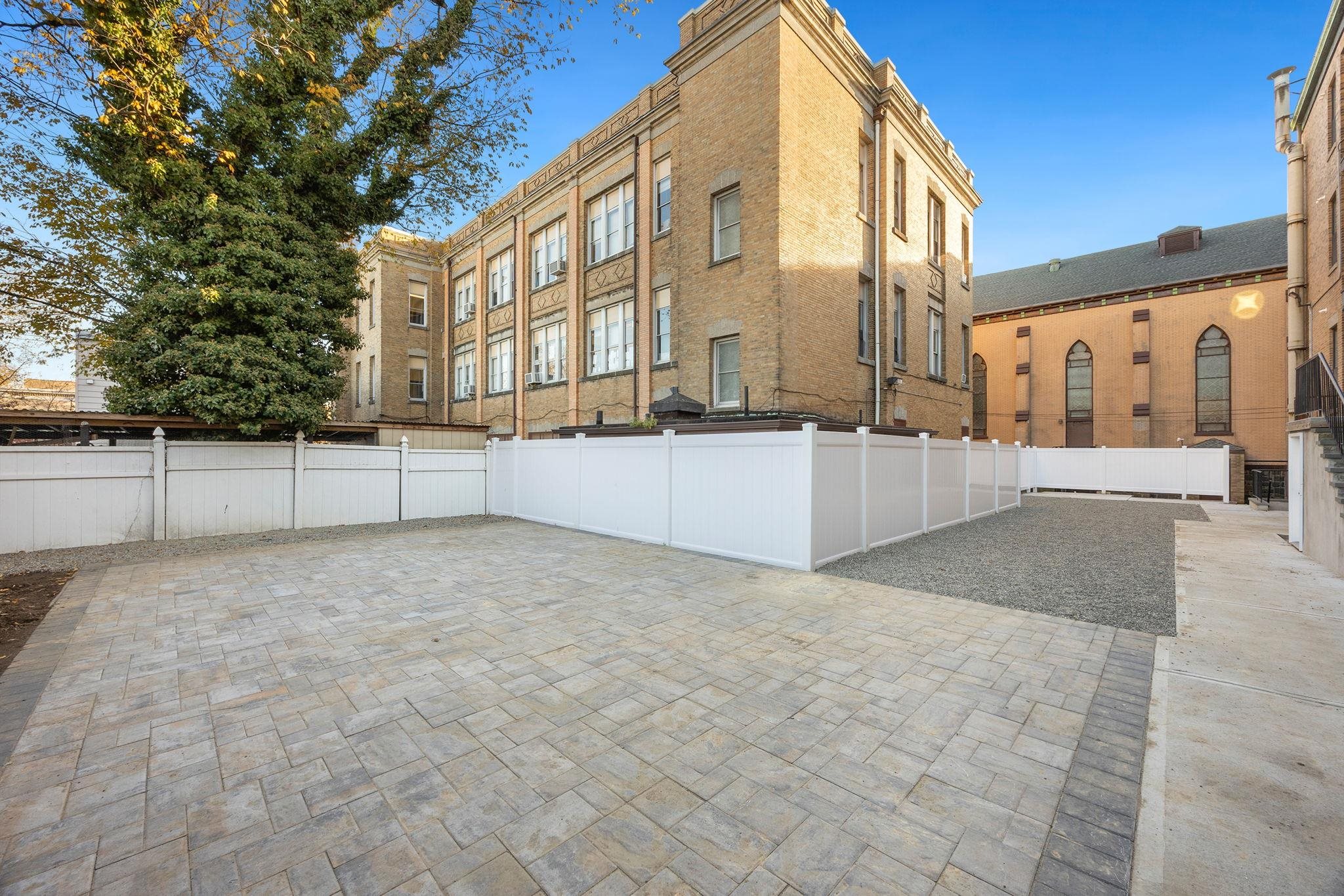 166 HANCOCK AVE Unit: G03