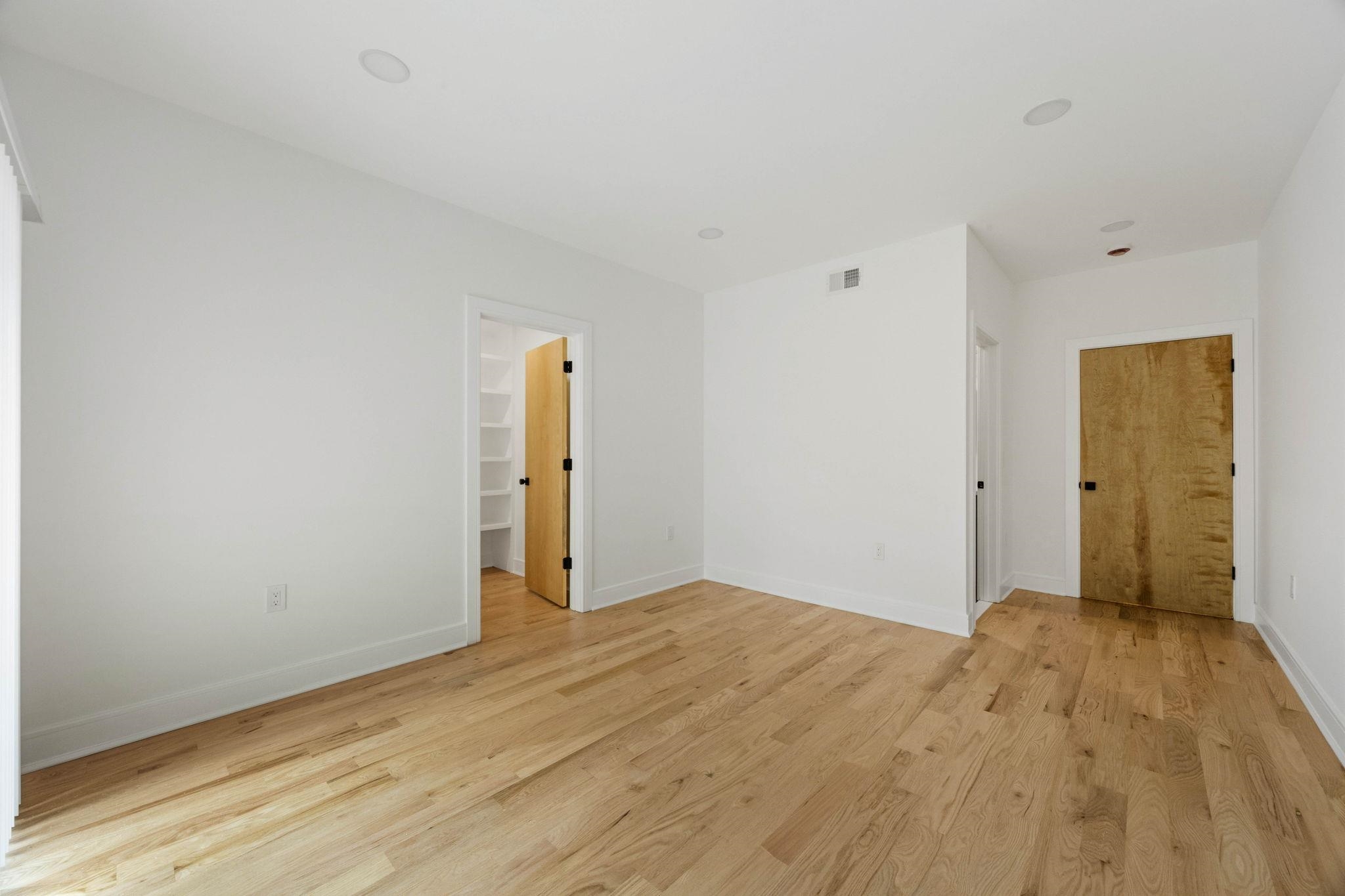 525 WASHINGTON ST Unit: 1