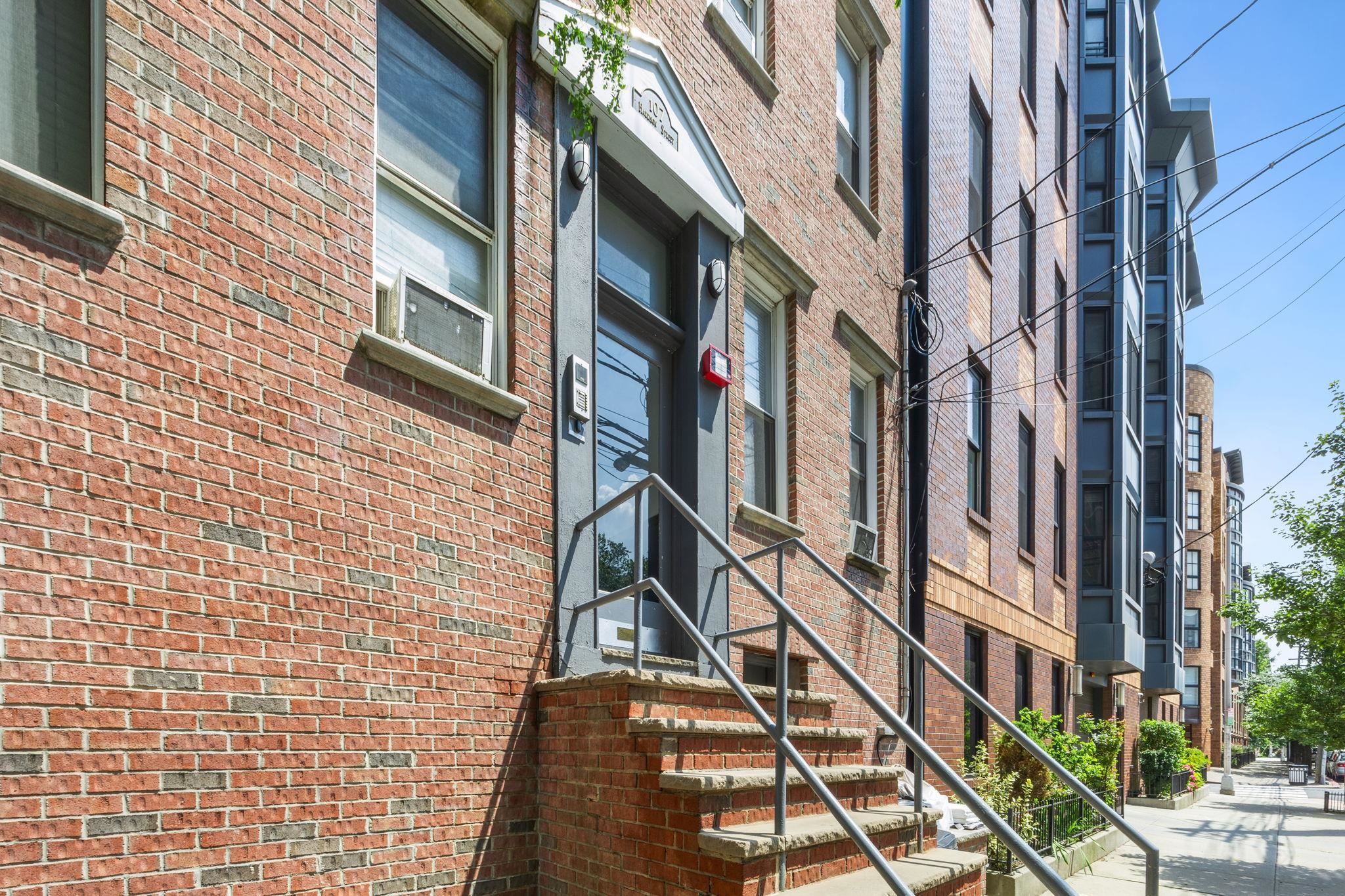 107 HARRISON ST Unit: 2