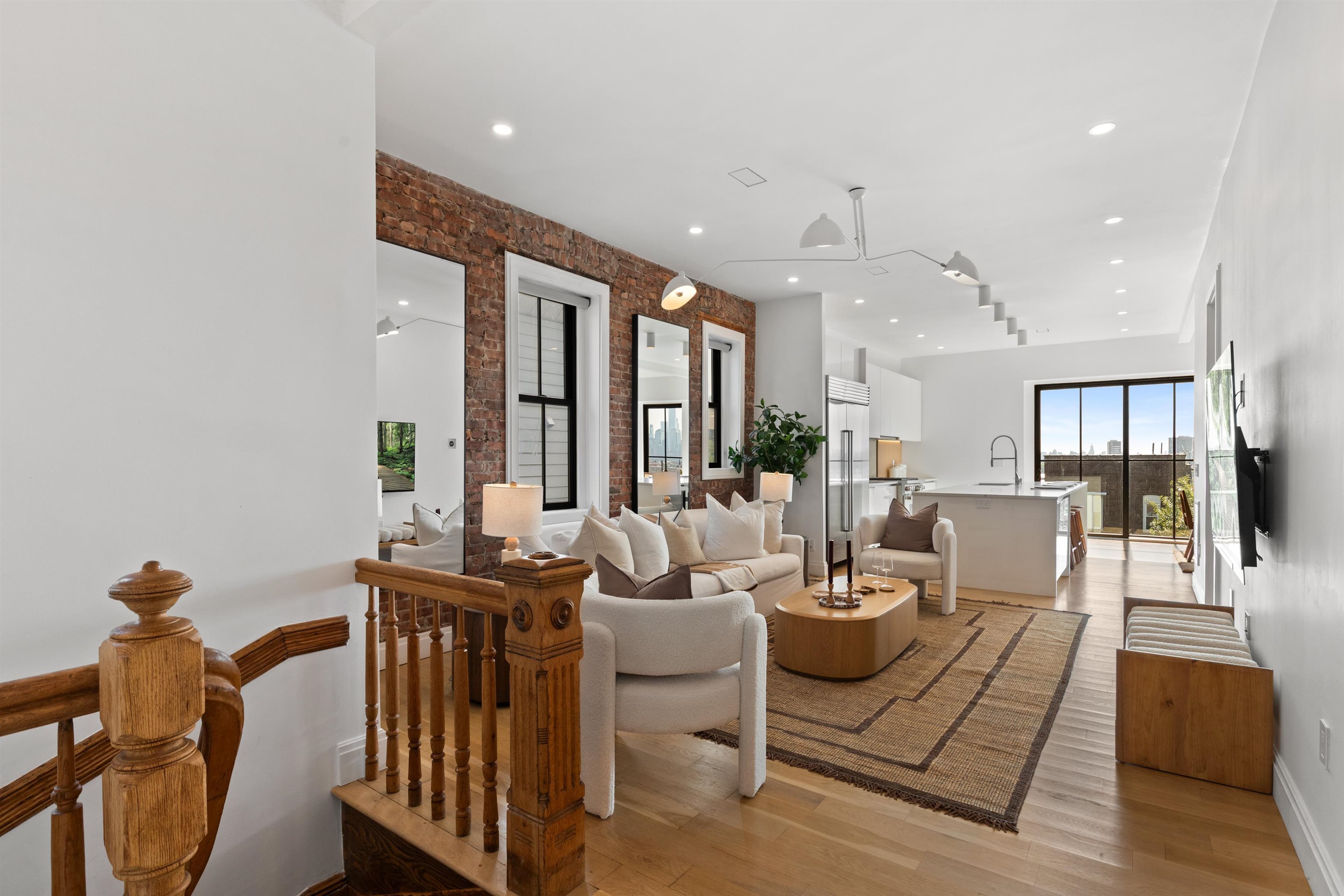 644 PALISADE AVE Unit: 2