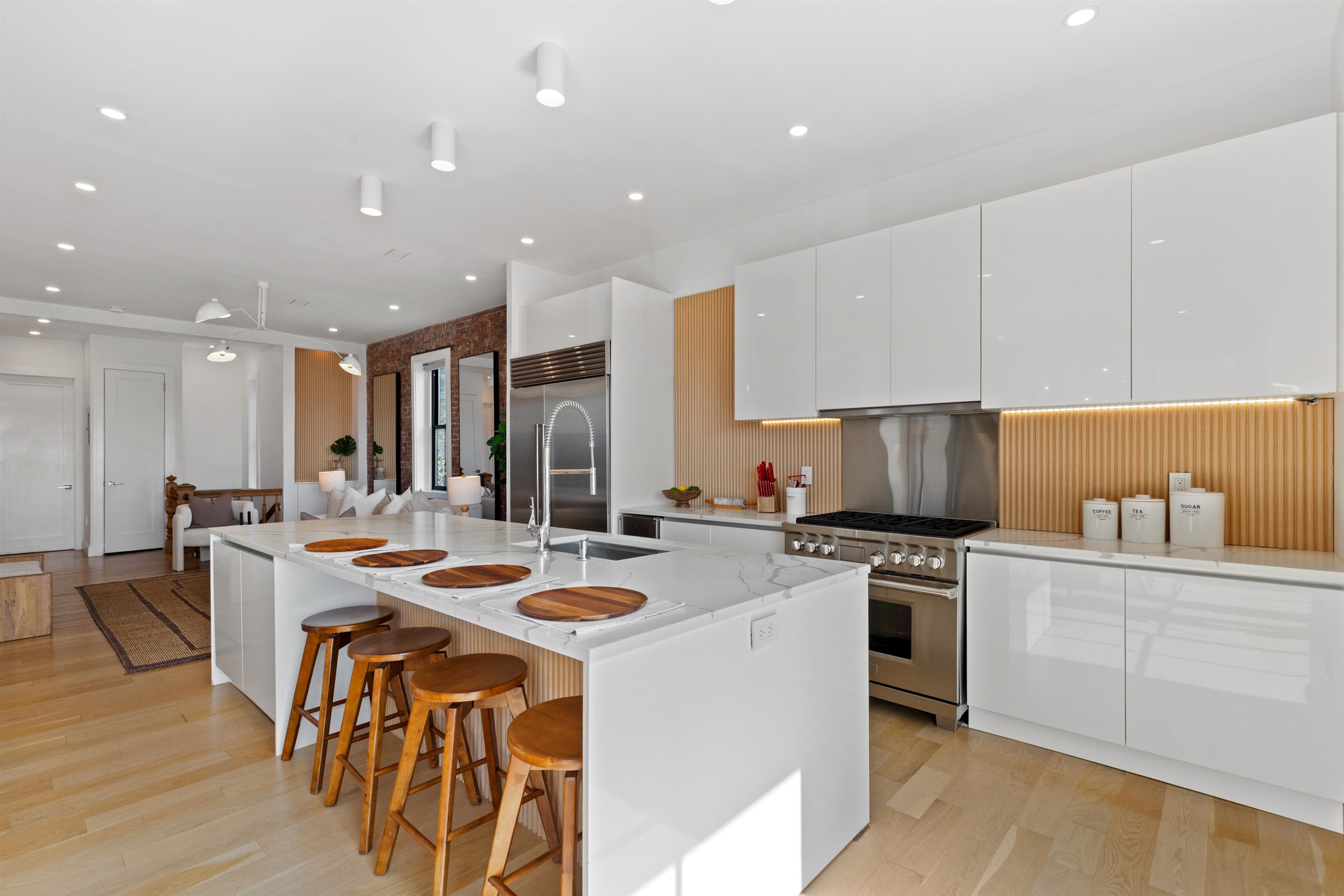 644 PALISADE AVE Unit: 2