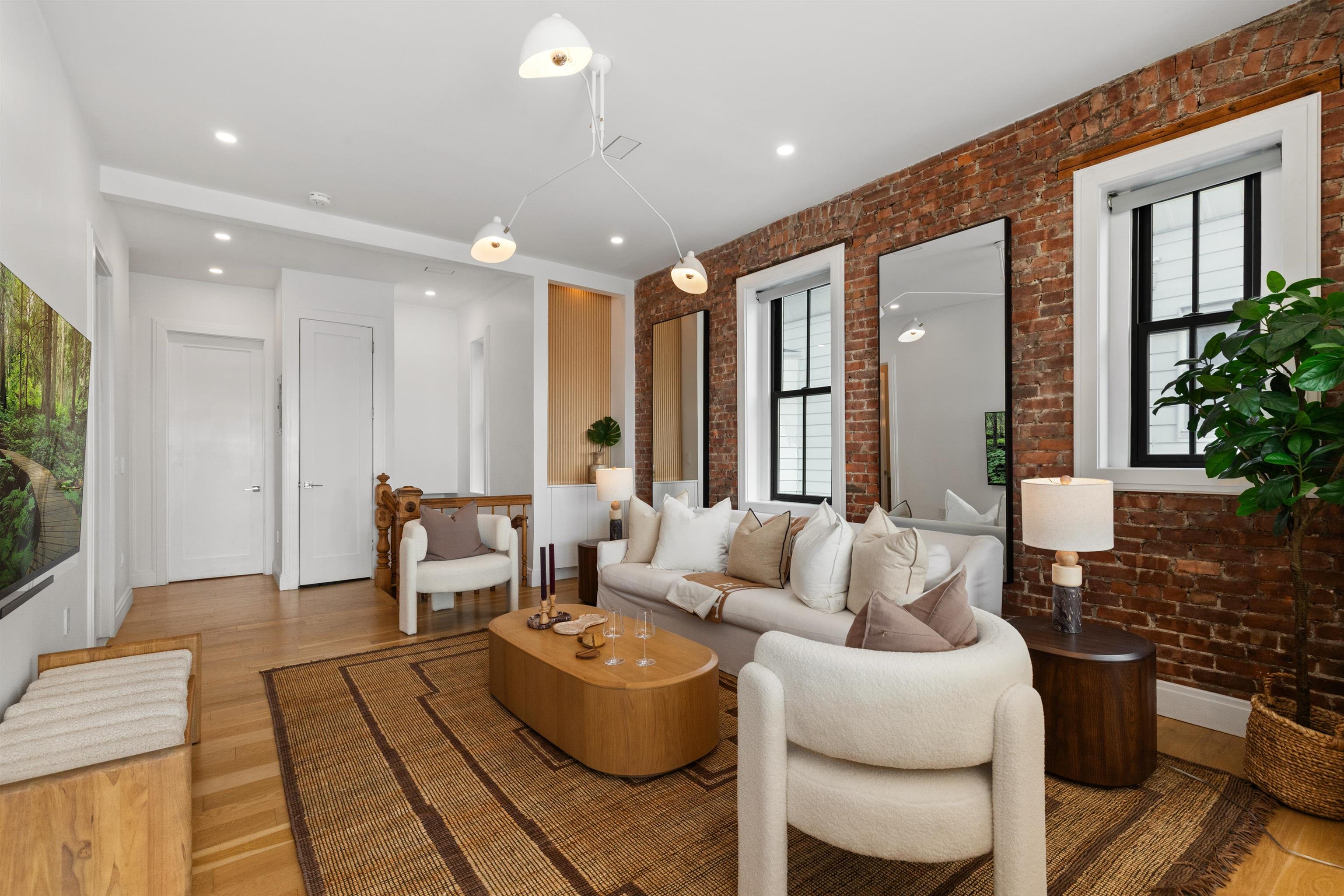 644 PALISADE AVE Unit: 2