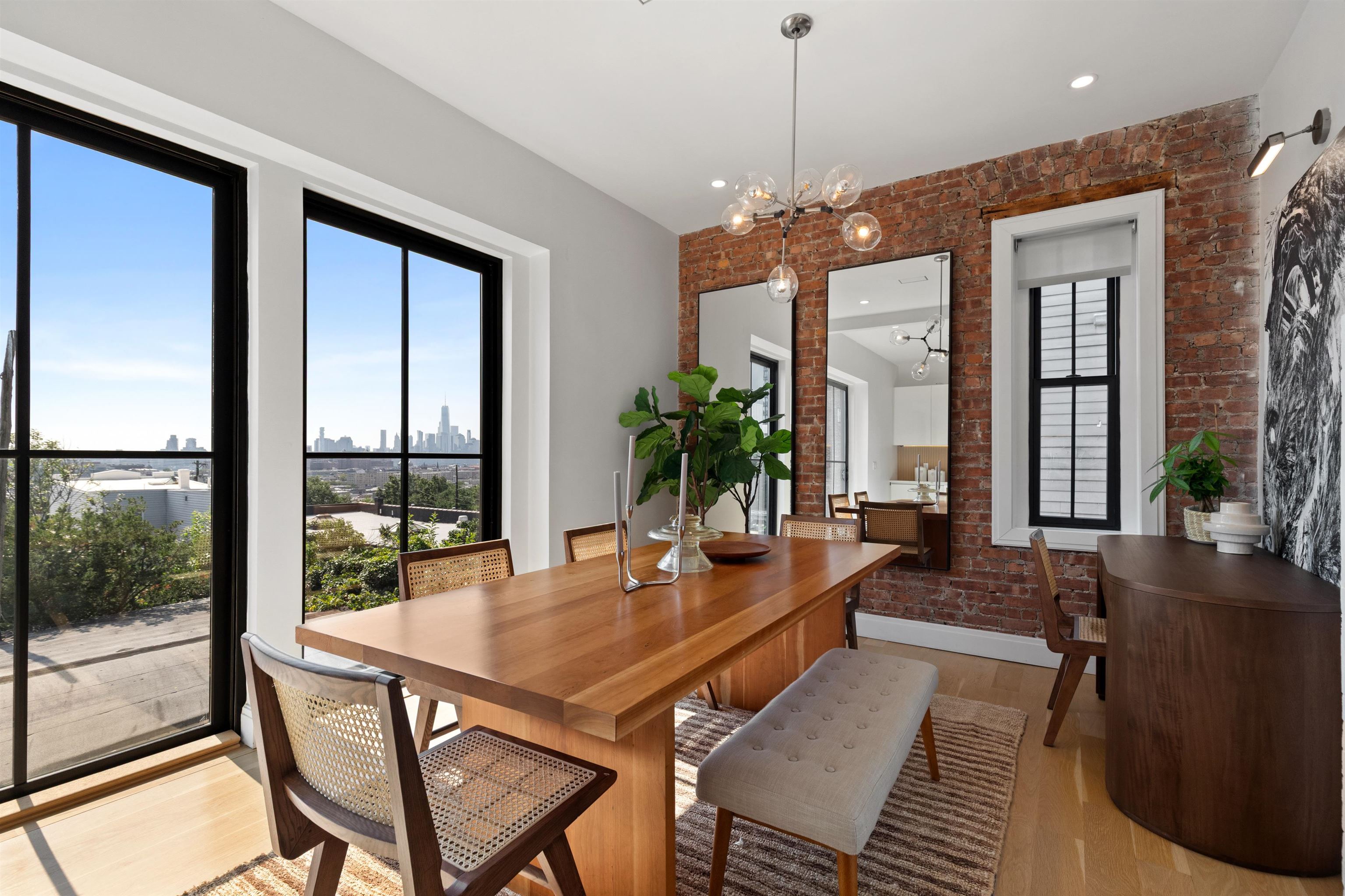 644 PALISADE AVE Unit: 2
