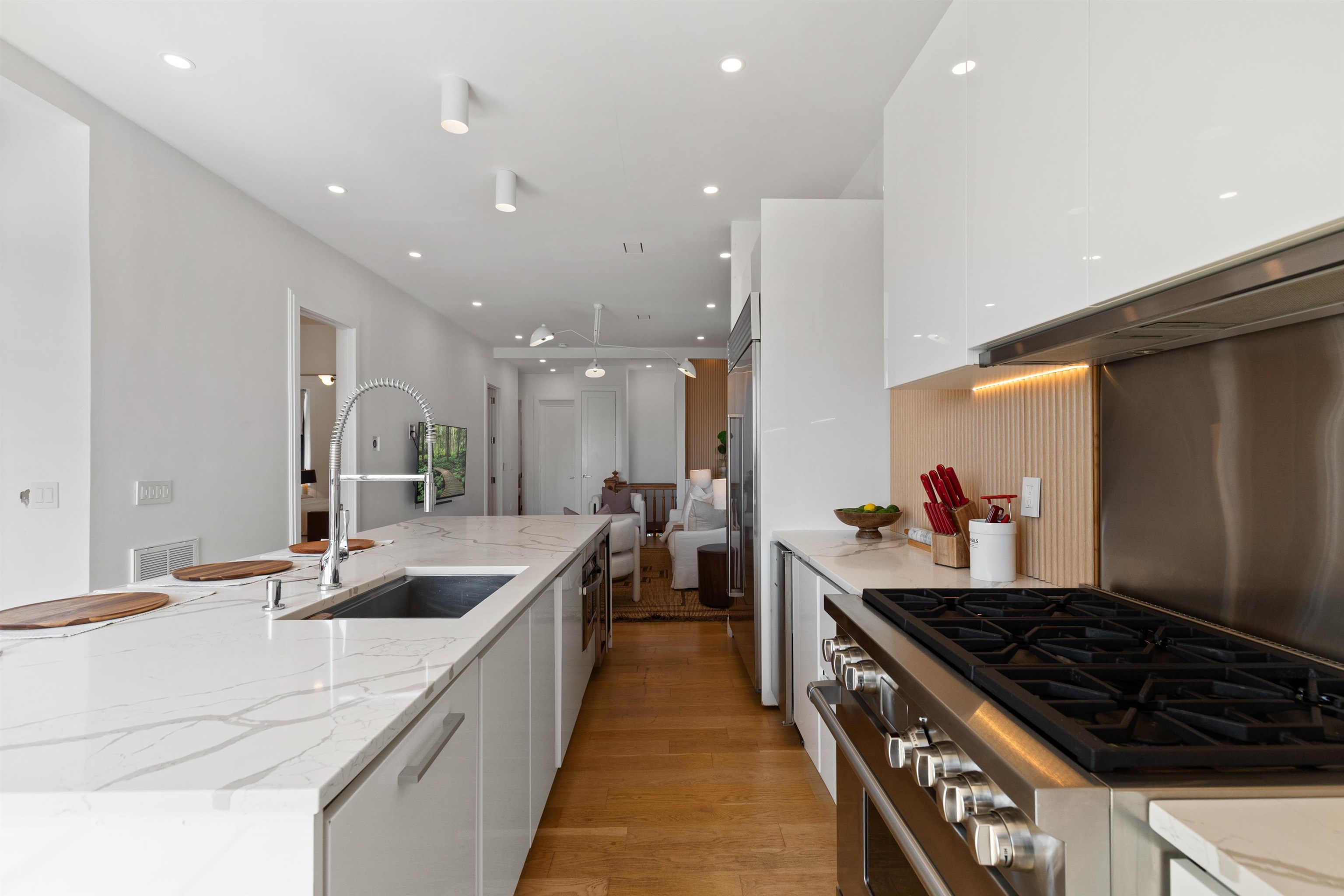 644 PALISADE AVE Unit: 2