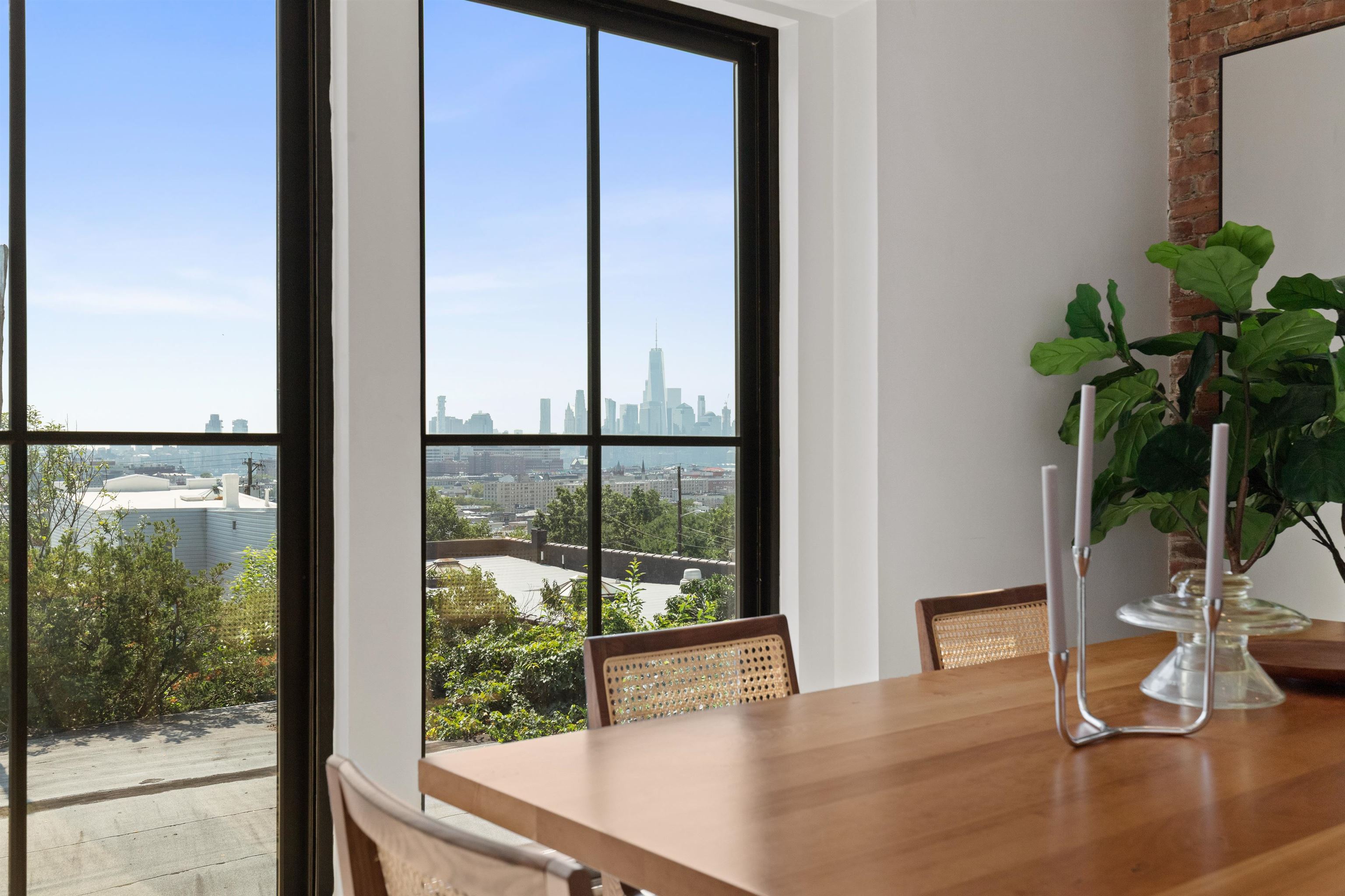 644 PALISADE AVE Unit: 2