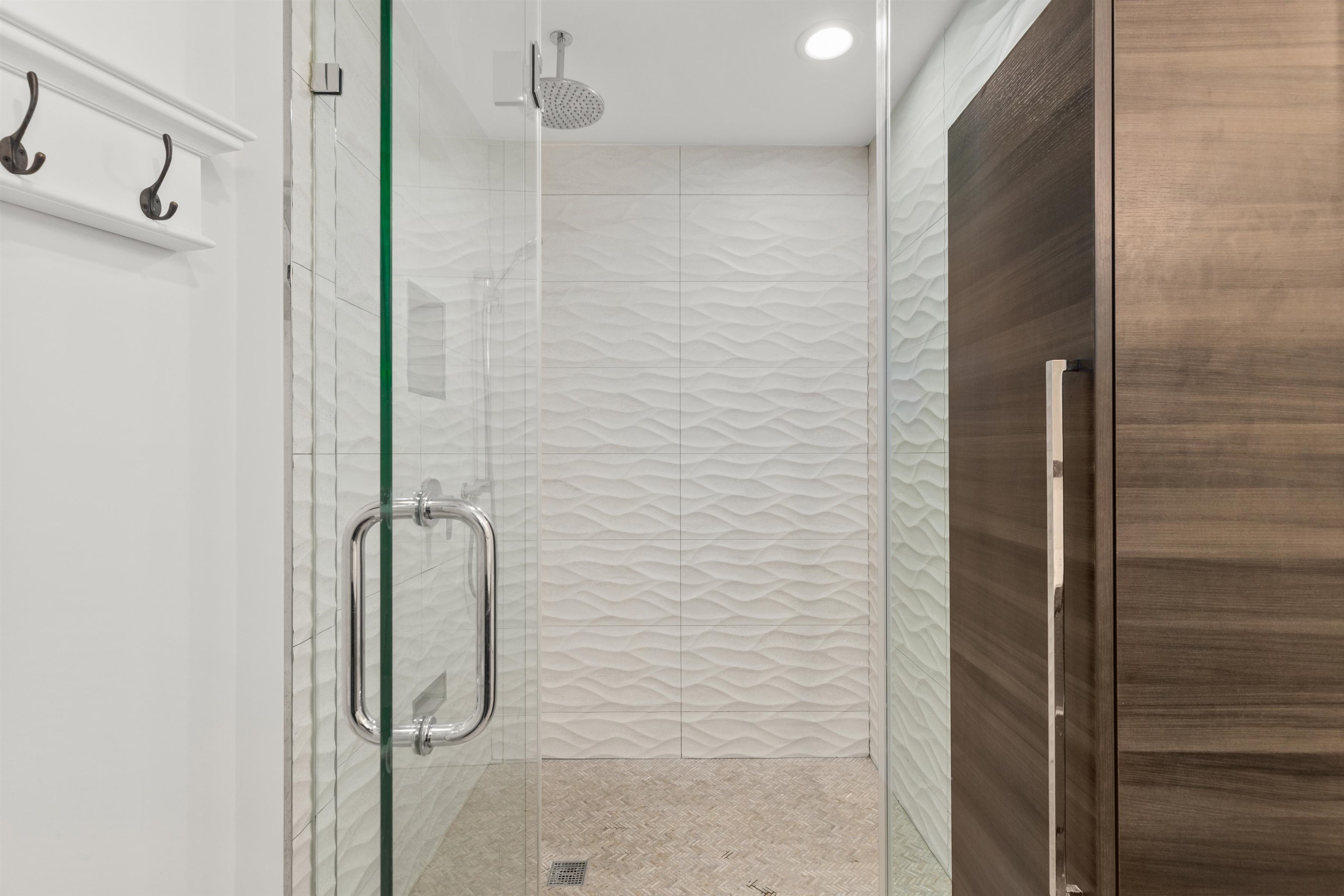 296 GRAND ST Unit: 2