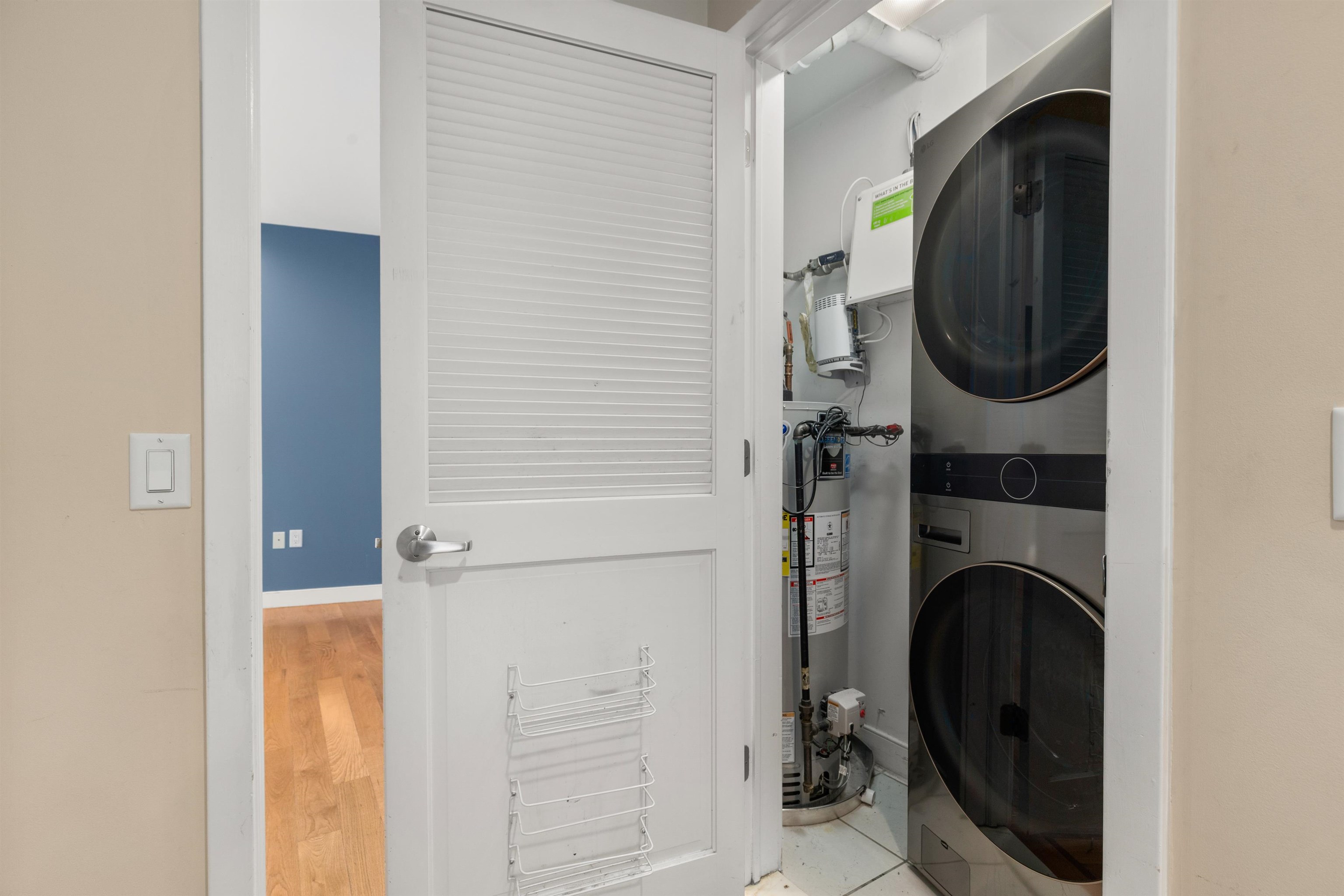 296 GRAND ST Unit: 2