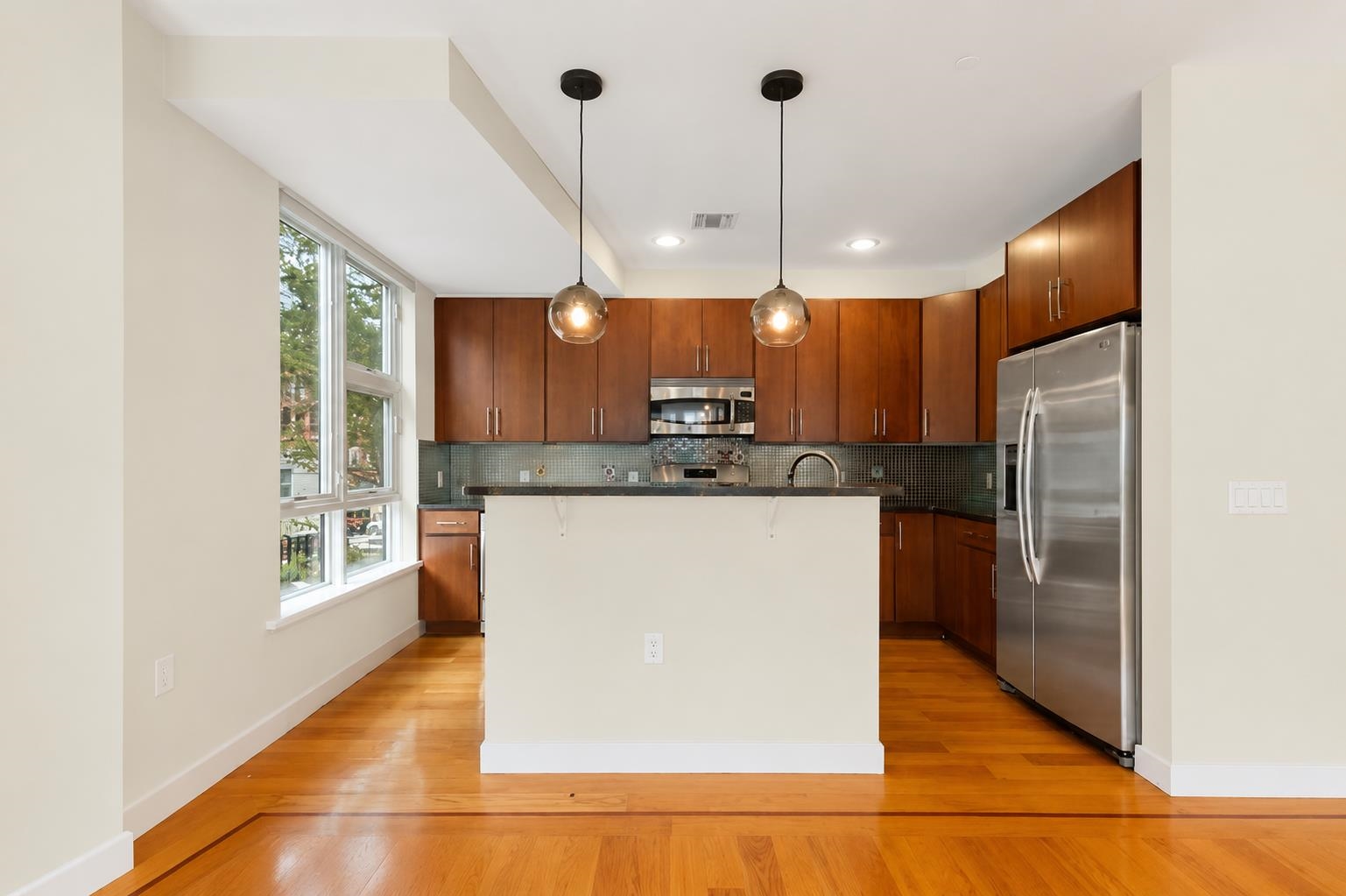 296 GRAND ST Unit: 2