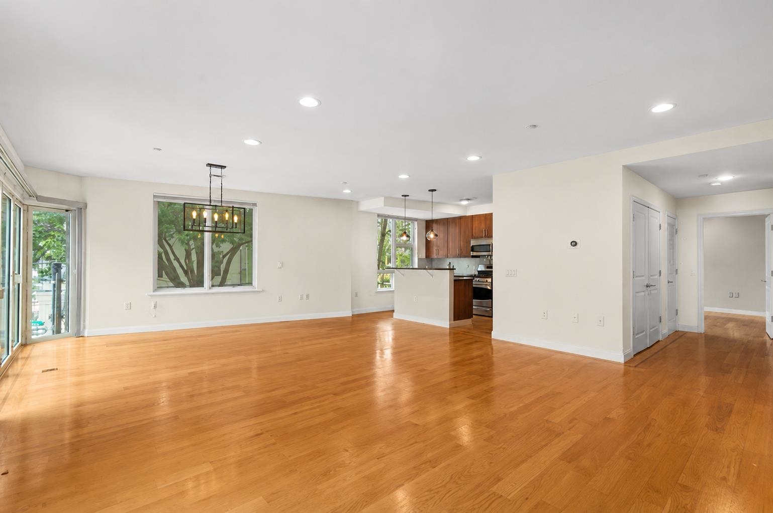 296 GRAND ST Unit: 2