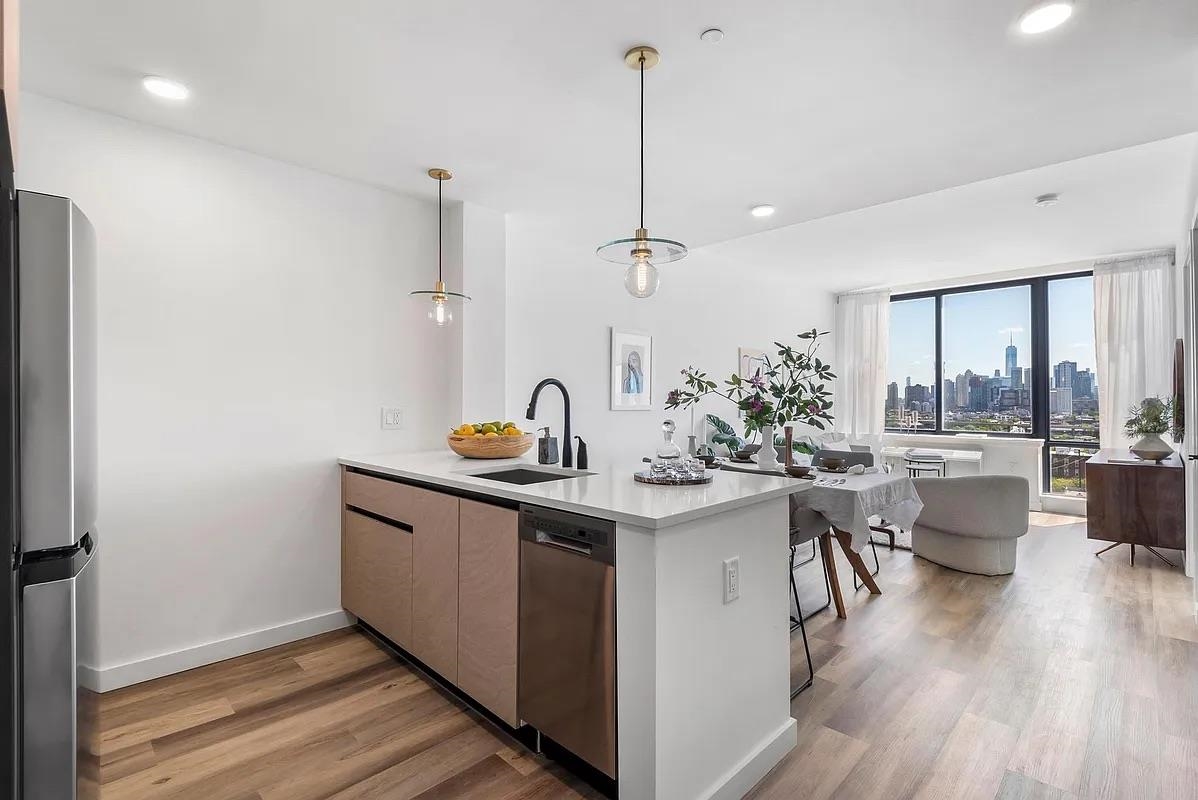55 JORDAN AVE Unit: 805