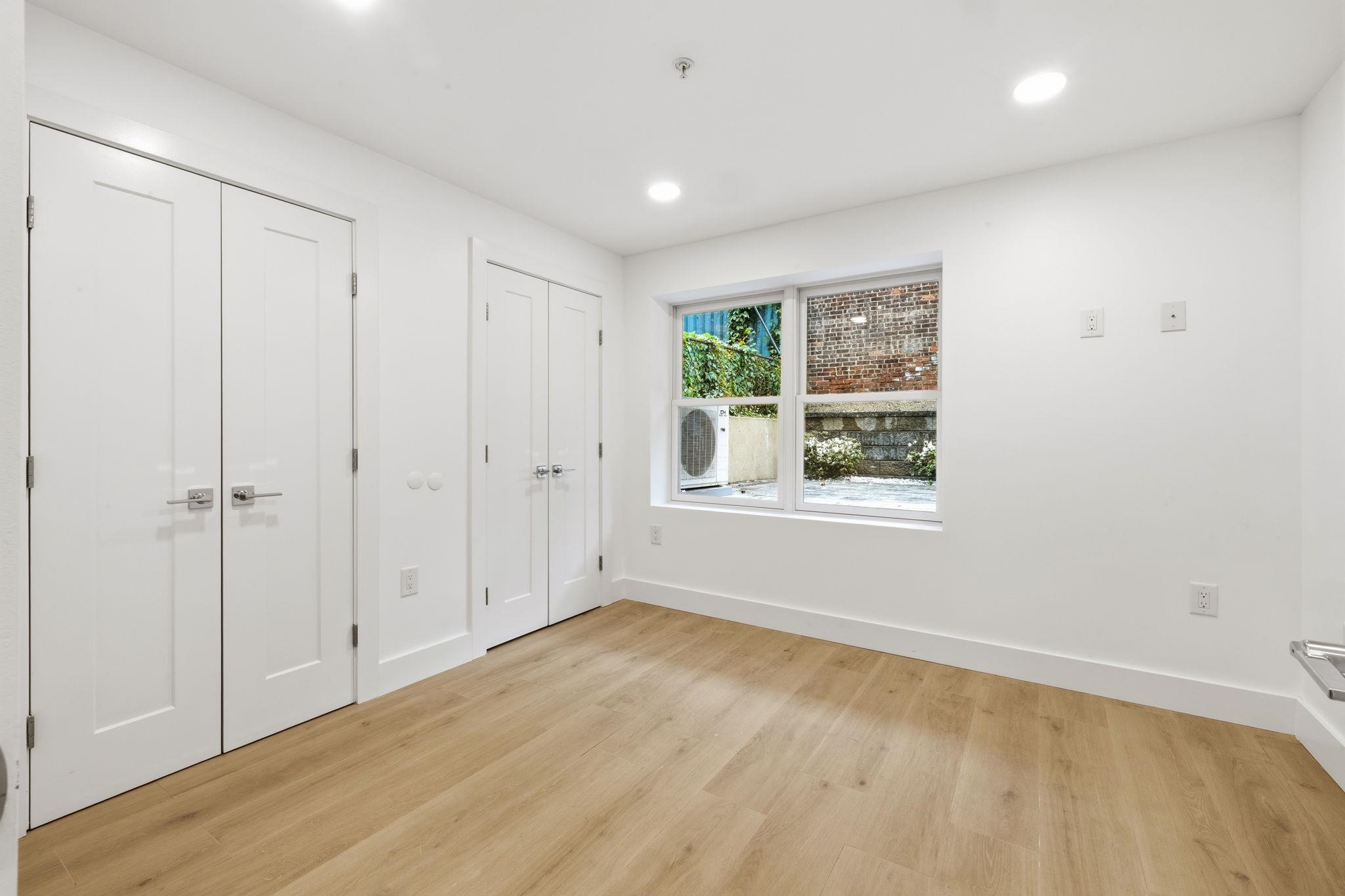 271 WEBSTER AVE Unit: 1