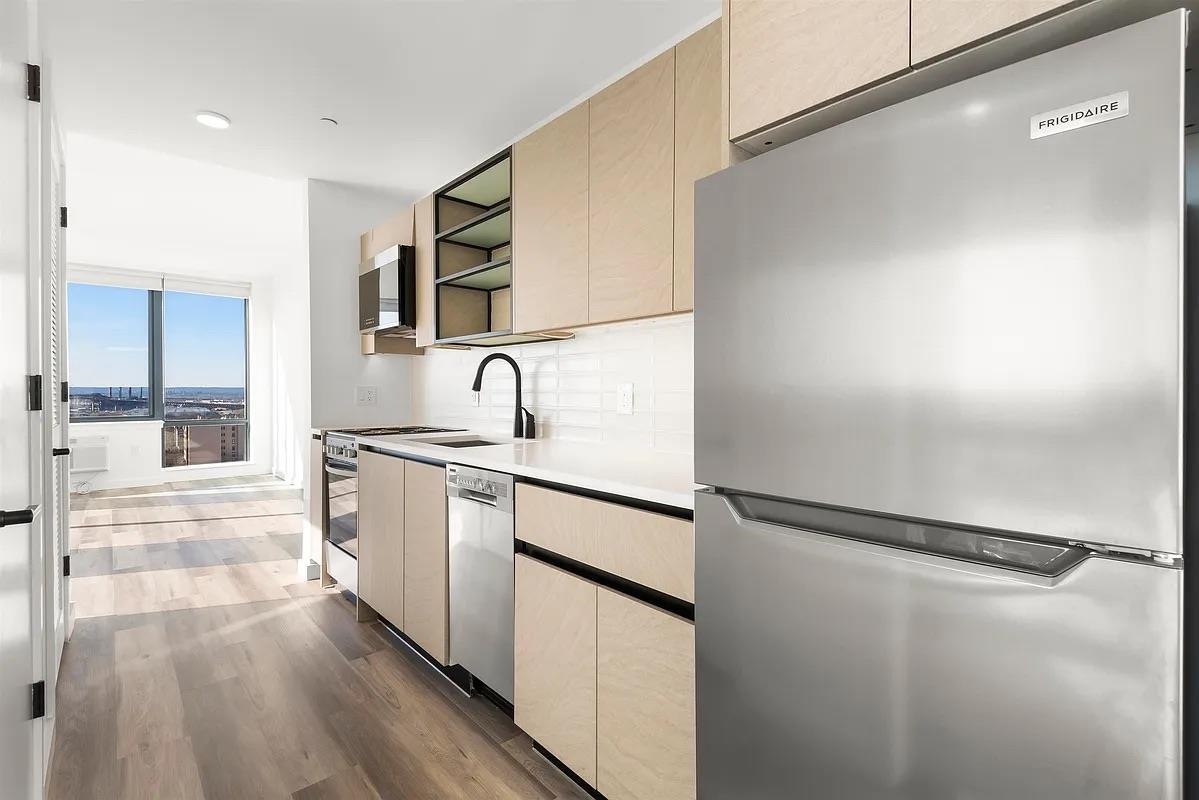 55 JORDAN AVE Unit: 1316