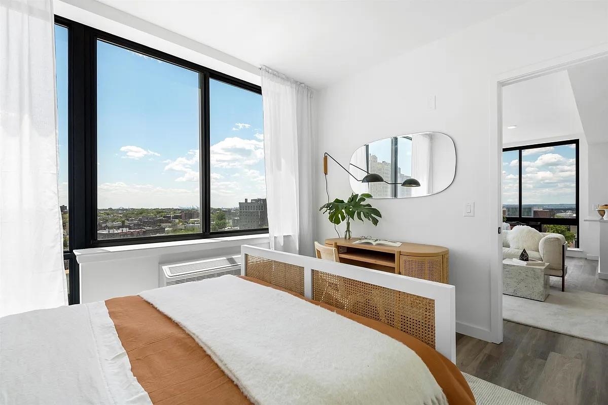 55 JORDAN AVE Unit: 1510