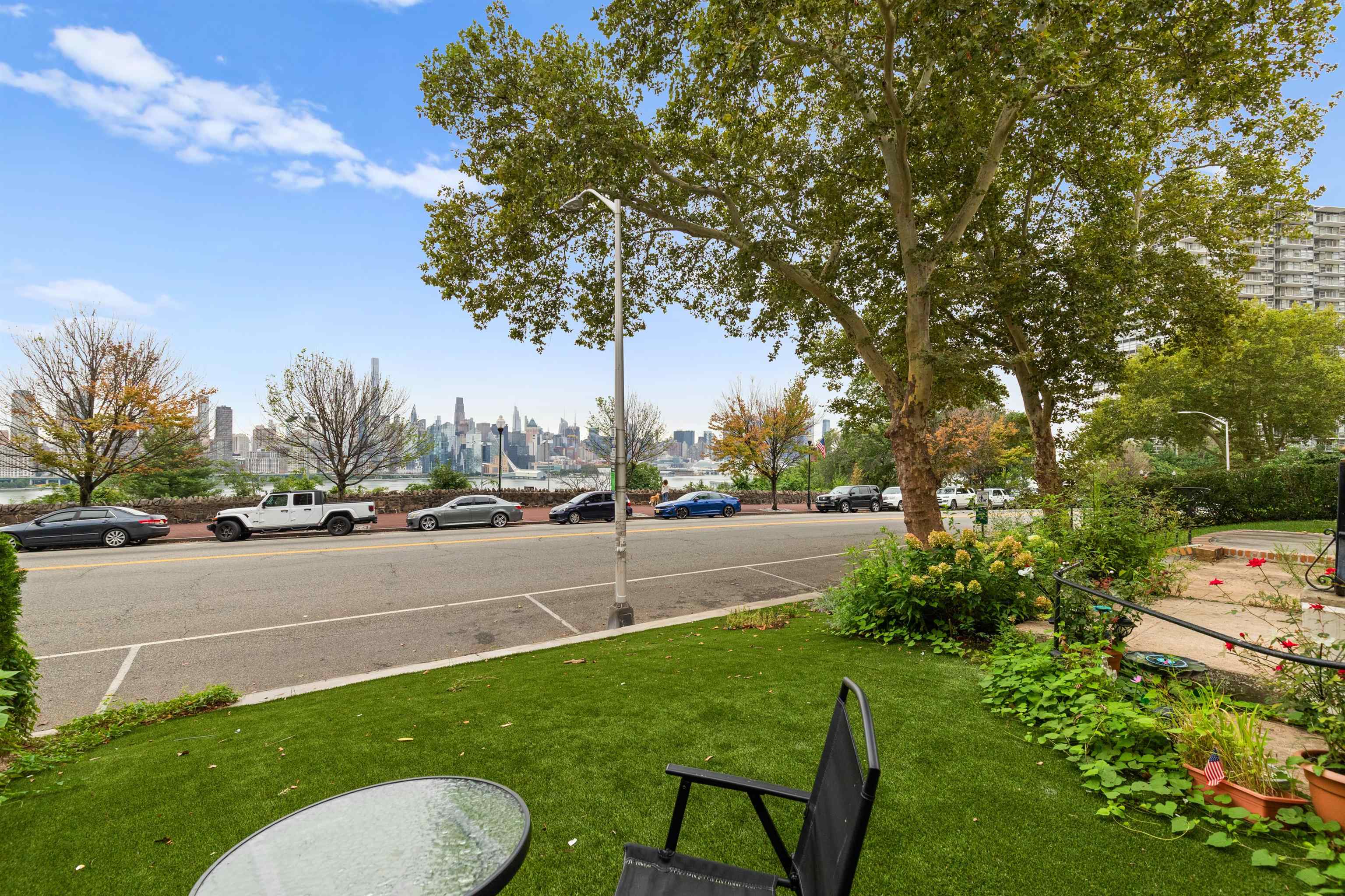 6115 BLVD EAST Unit: 2