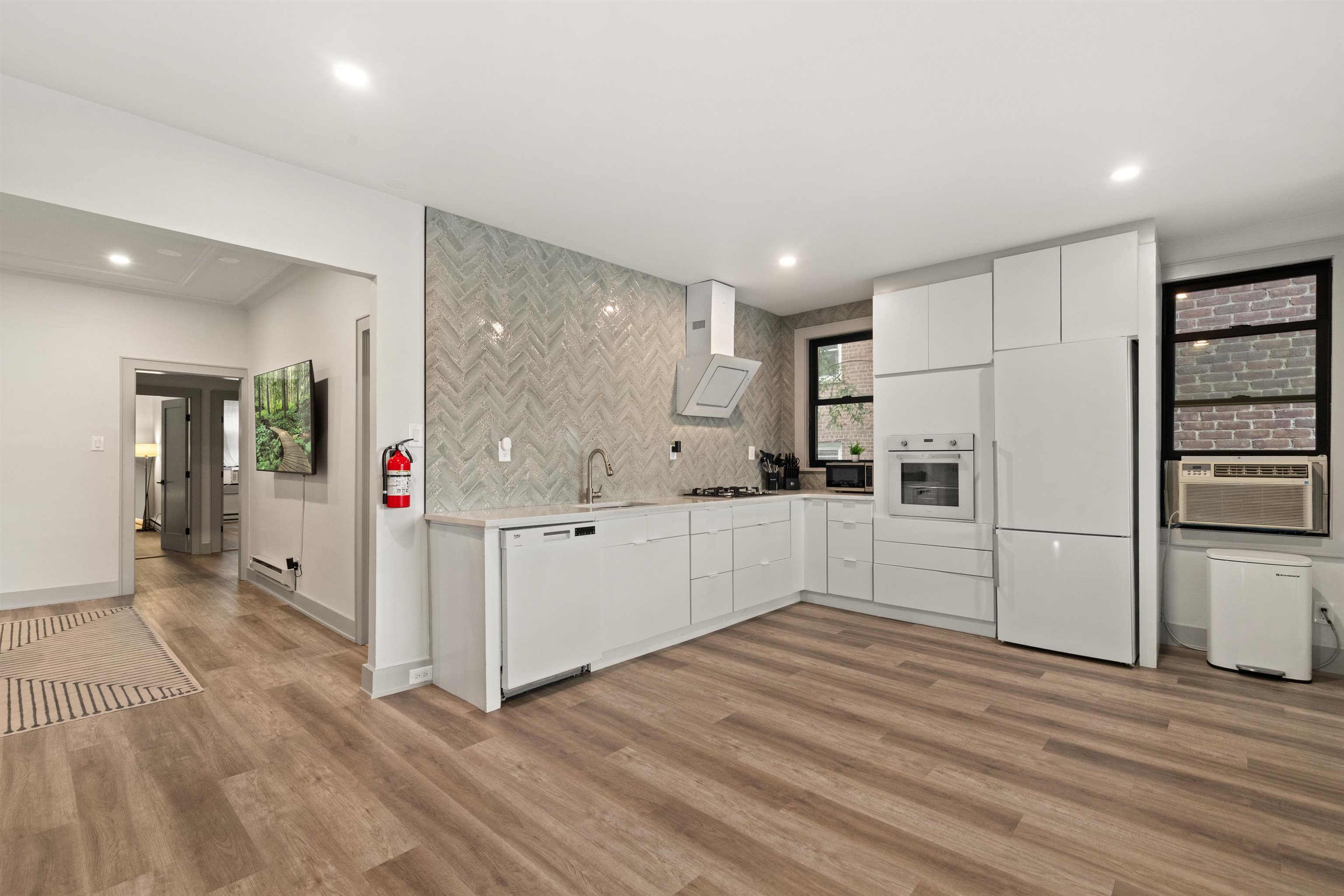 6115 BLVD EAST Unit: 2