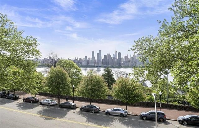 6115 BLVD EAST Unit: 2